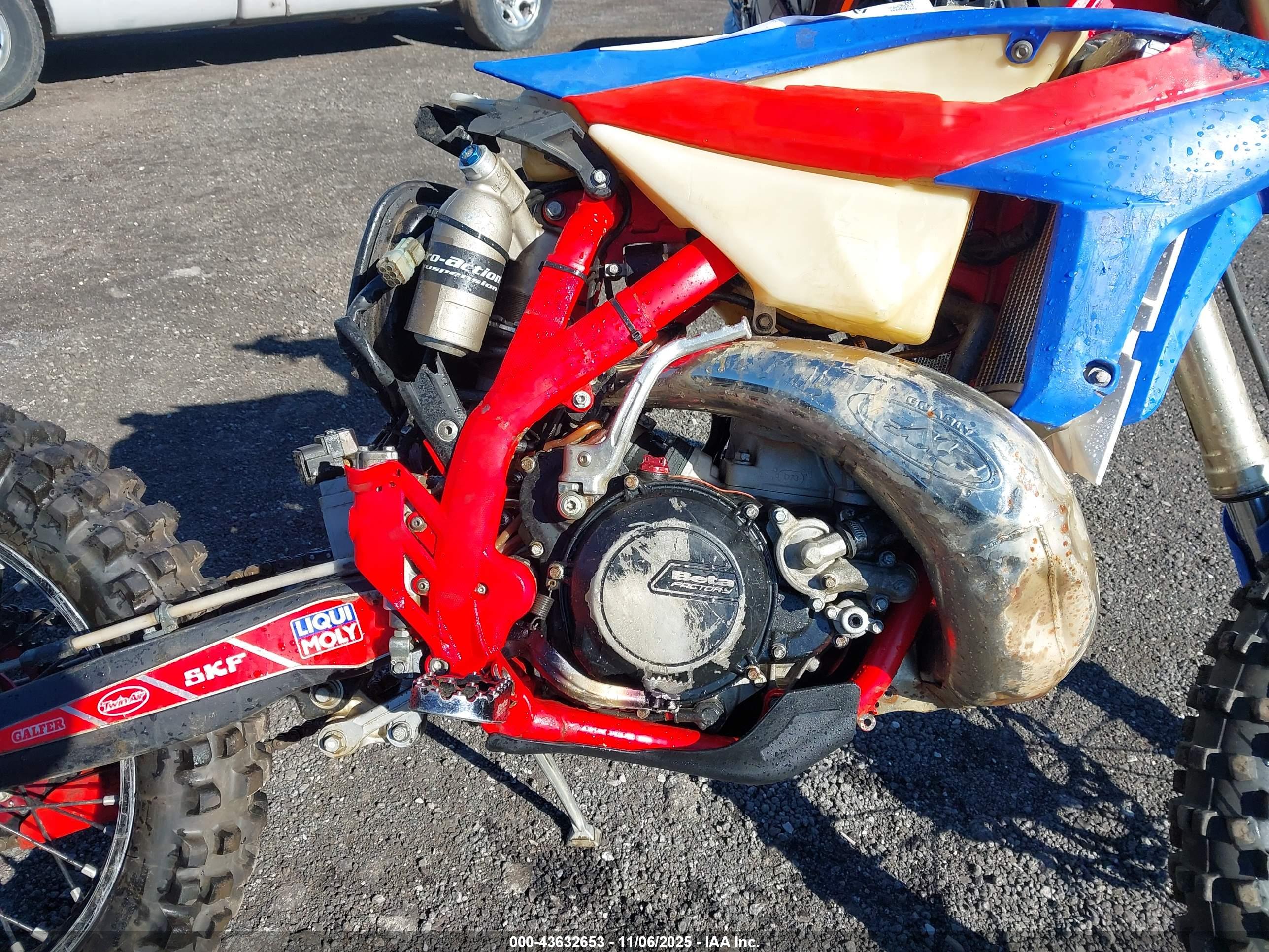 BETA MOTORCYCLE image 8