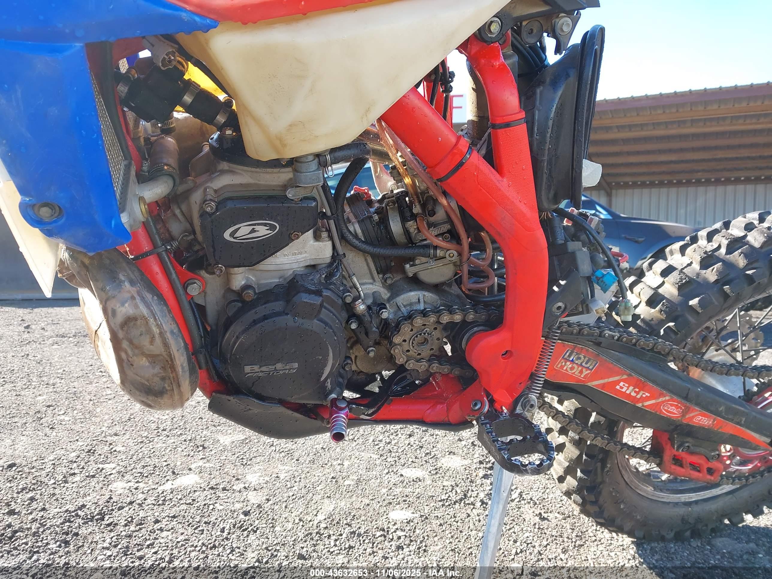 BETA MOTORCYCLE image 9