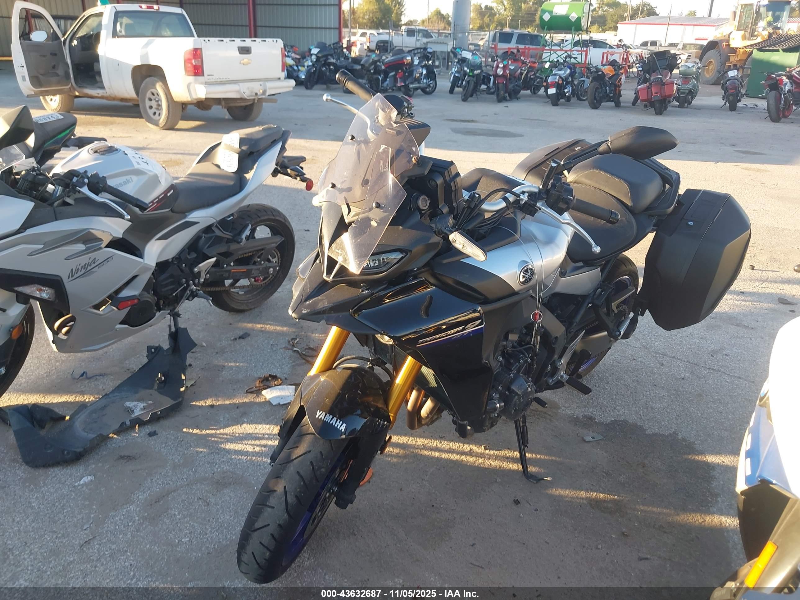YAMAHA MTT09 image 2