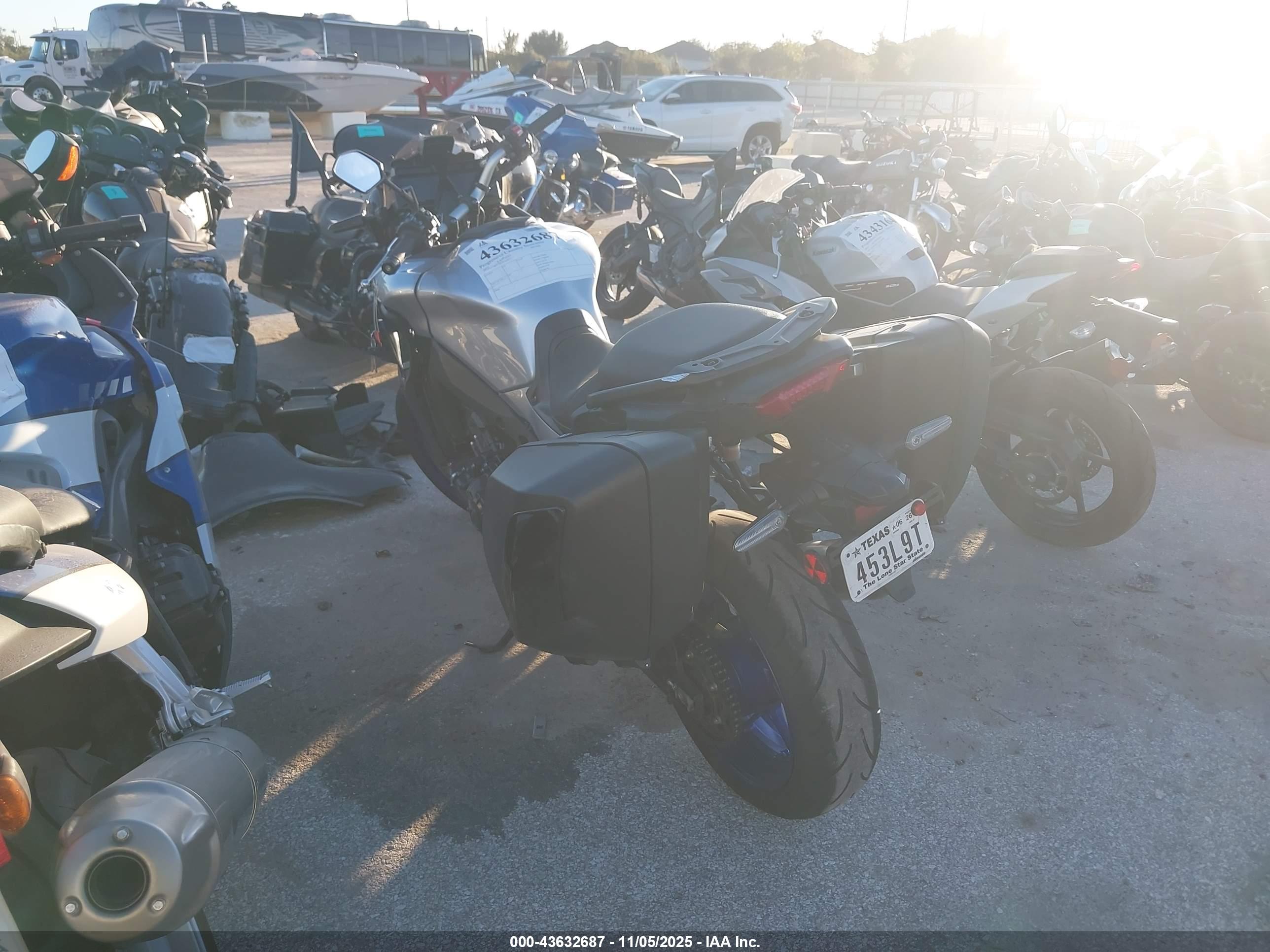 YAMAHA MTT09 image 3