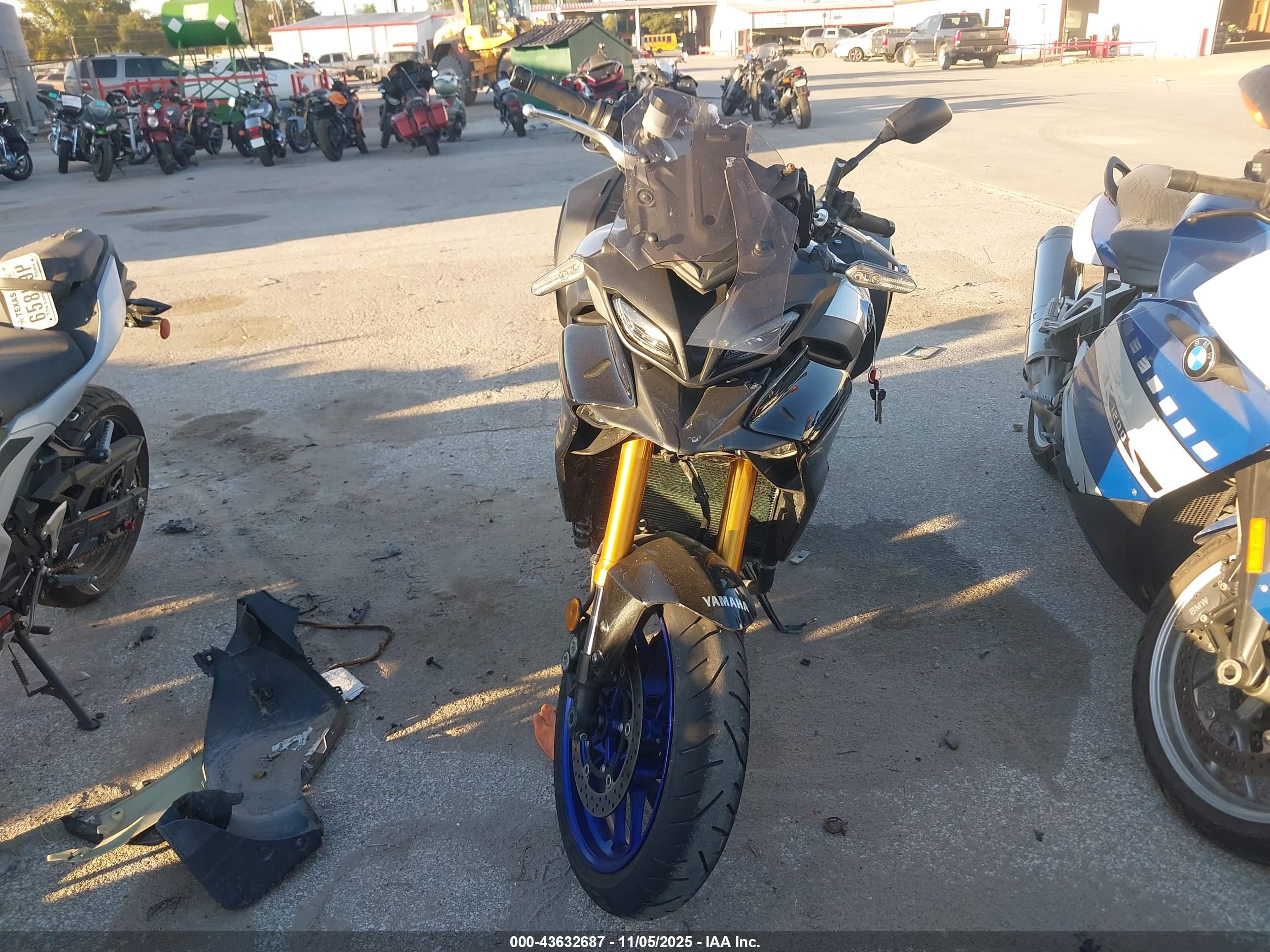YAMAHA MTT09 image 5