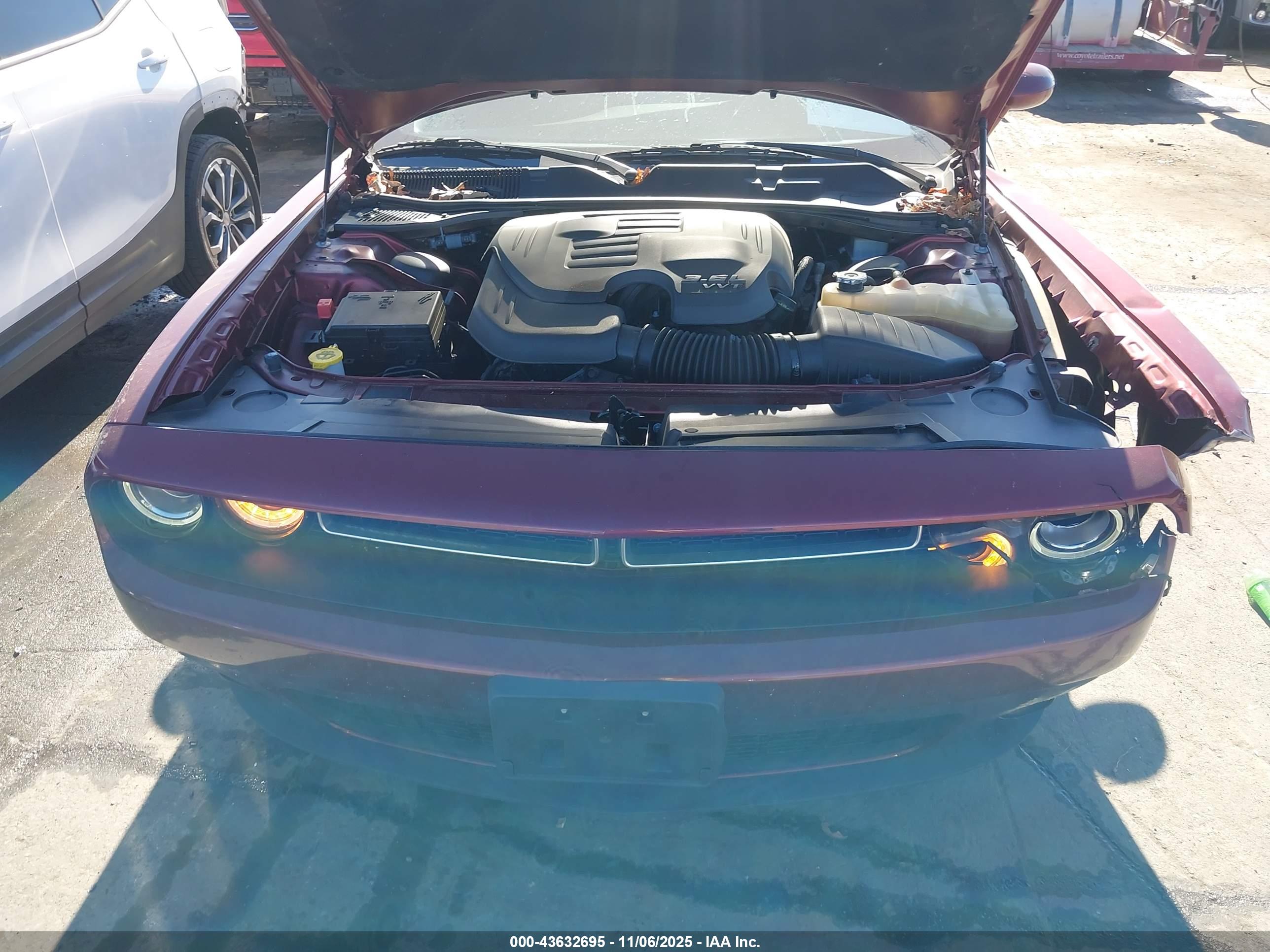 DODGE CHALLENGER image 10