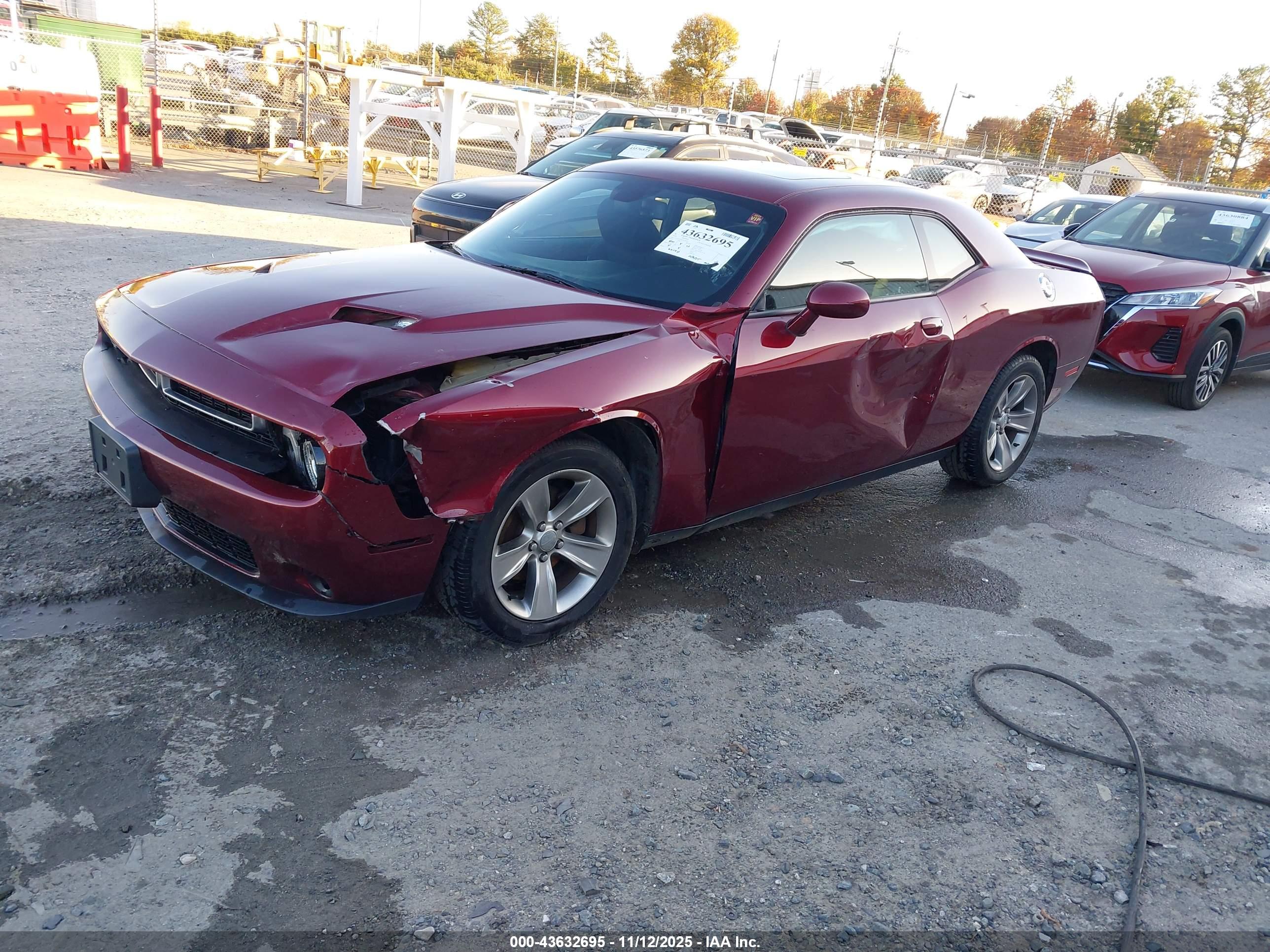 DODGE CHALLENGER image 2
