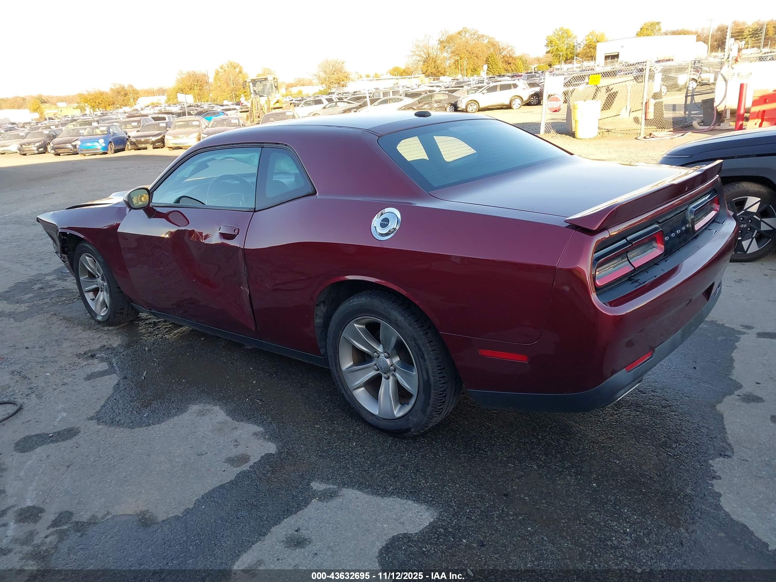 DODGE CHALLENGER image 3