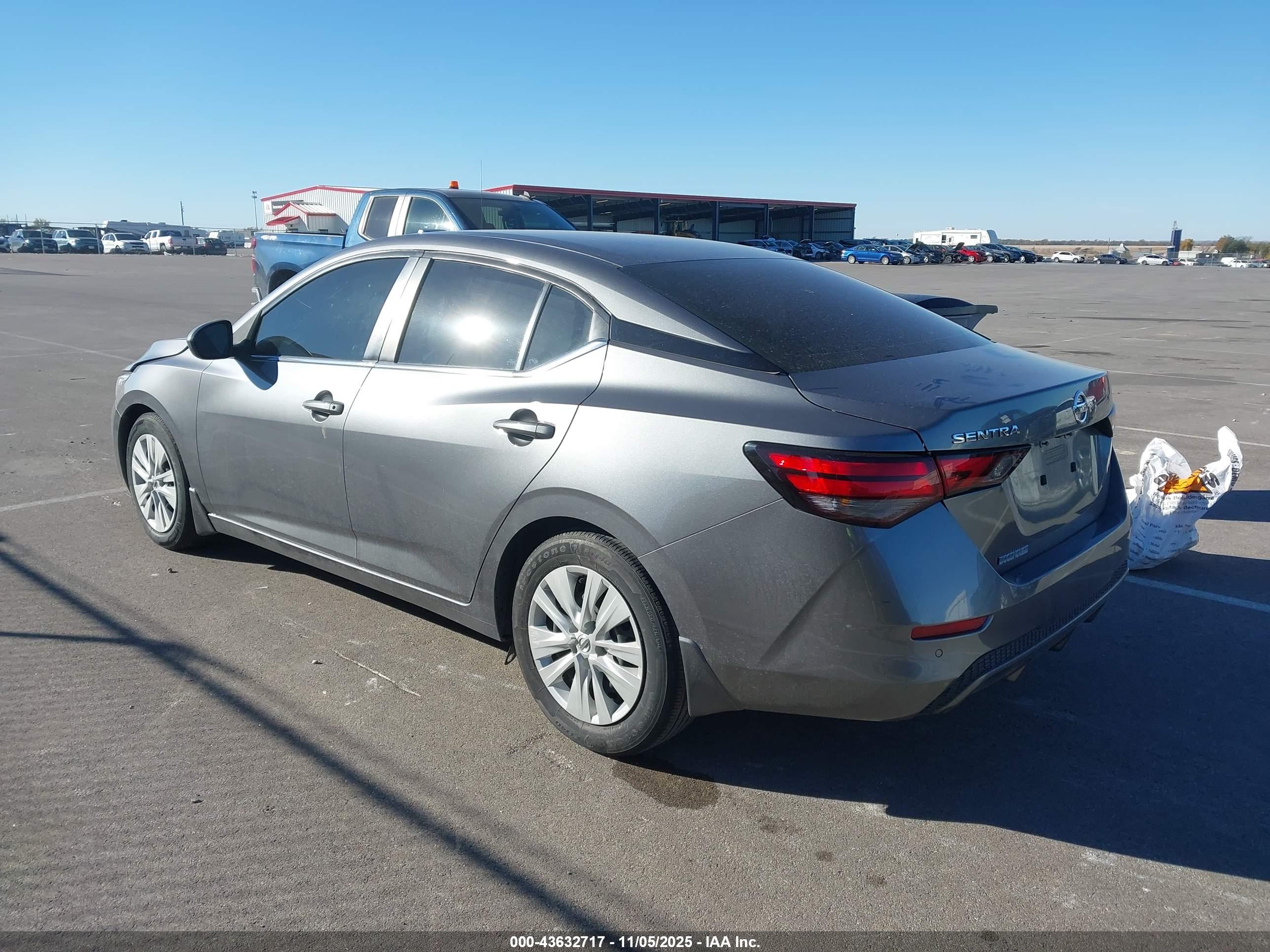 NISSAN SENTRA image 3