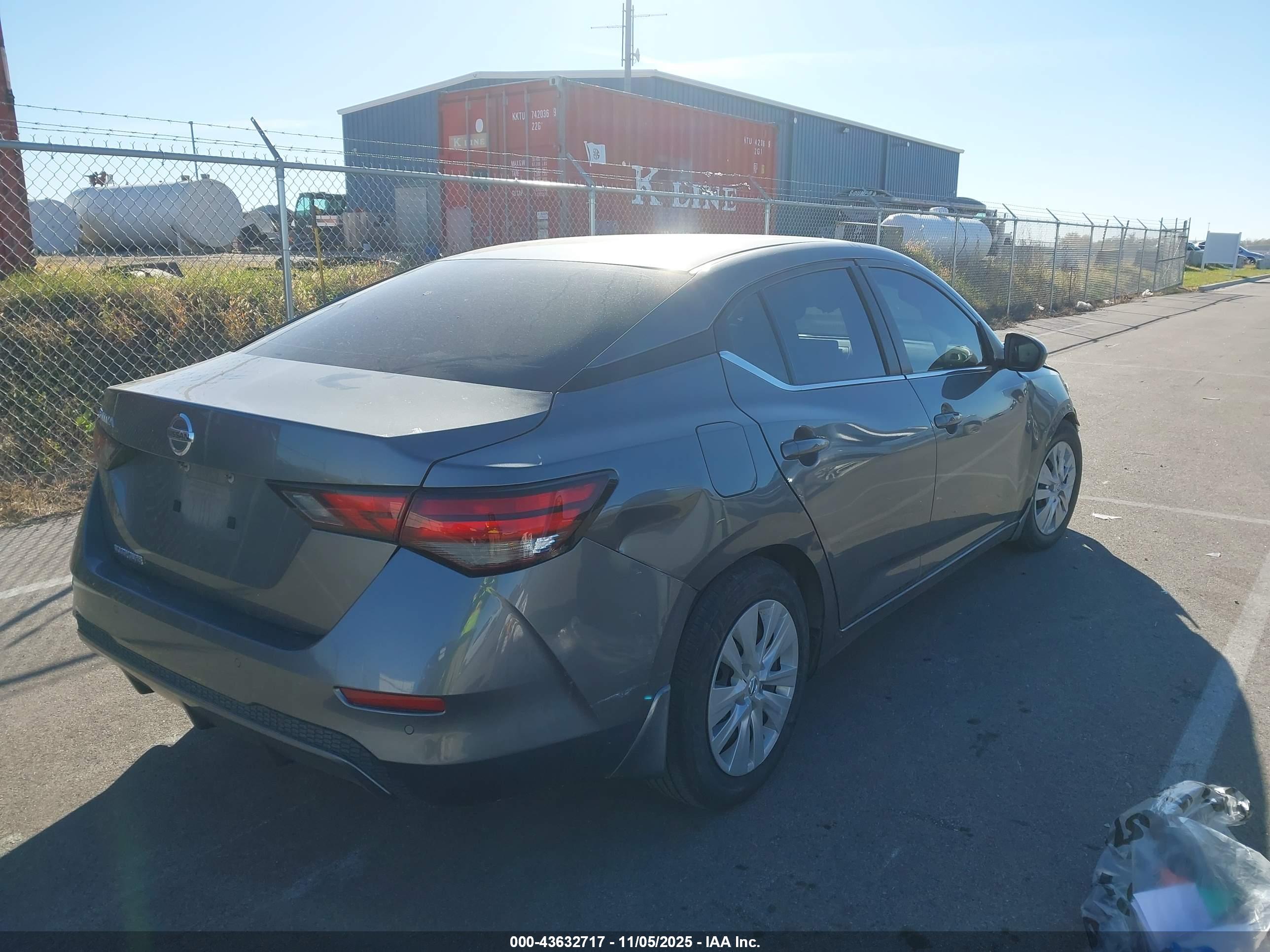 NISSAN SENTRA image 4