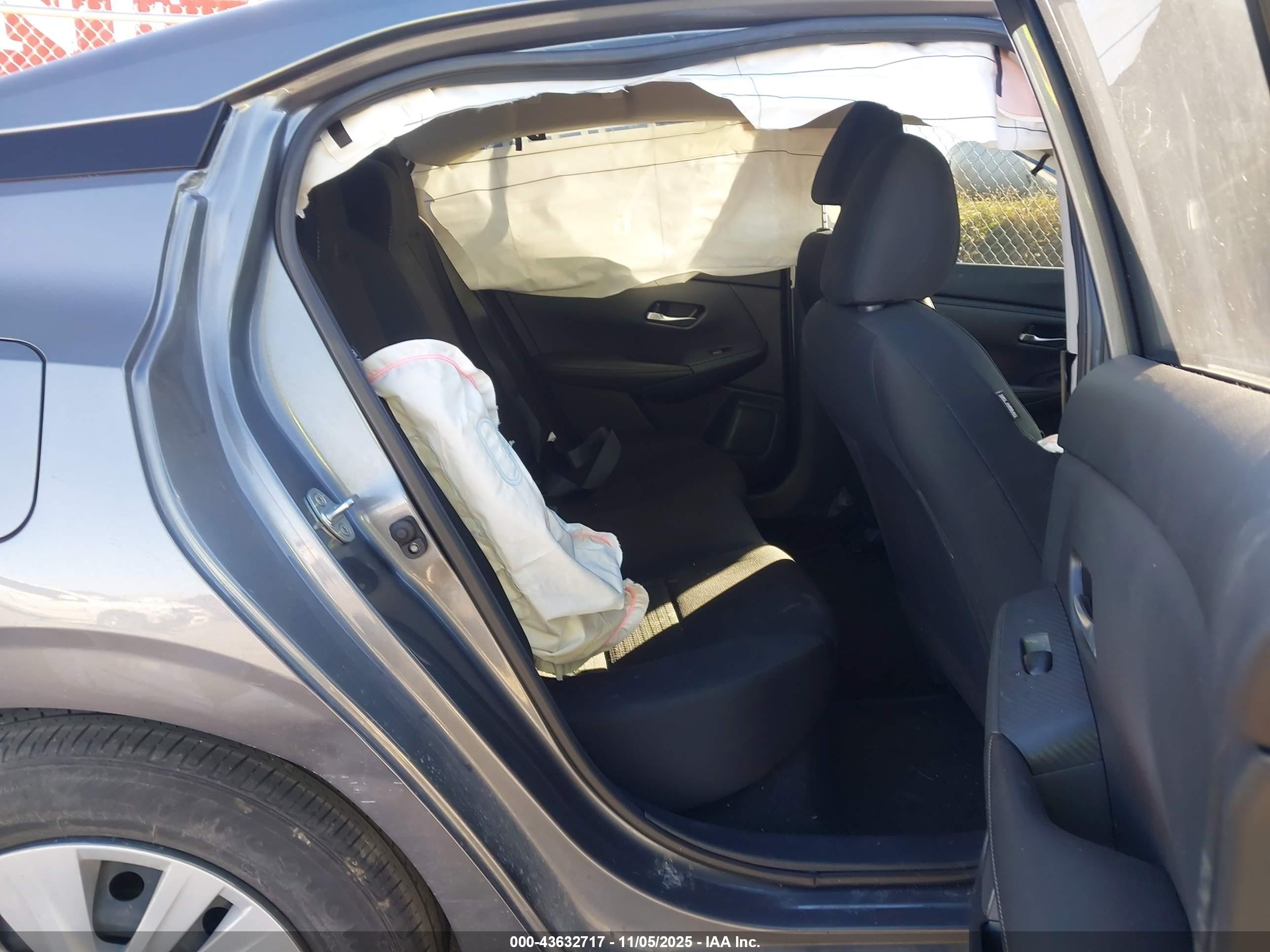NISSAN SENTRA image 8