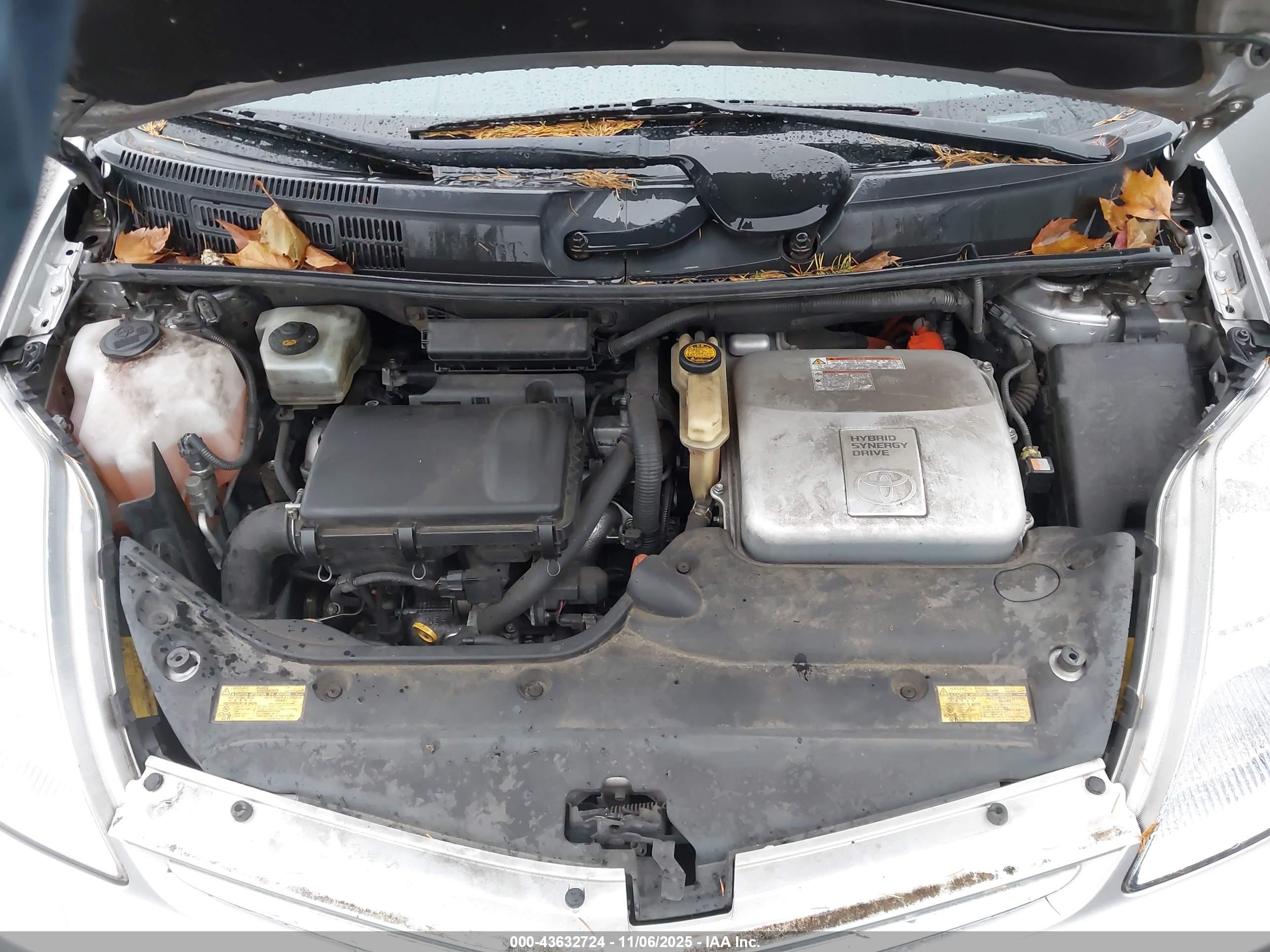 TOYOTA PRIUS image 10