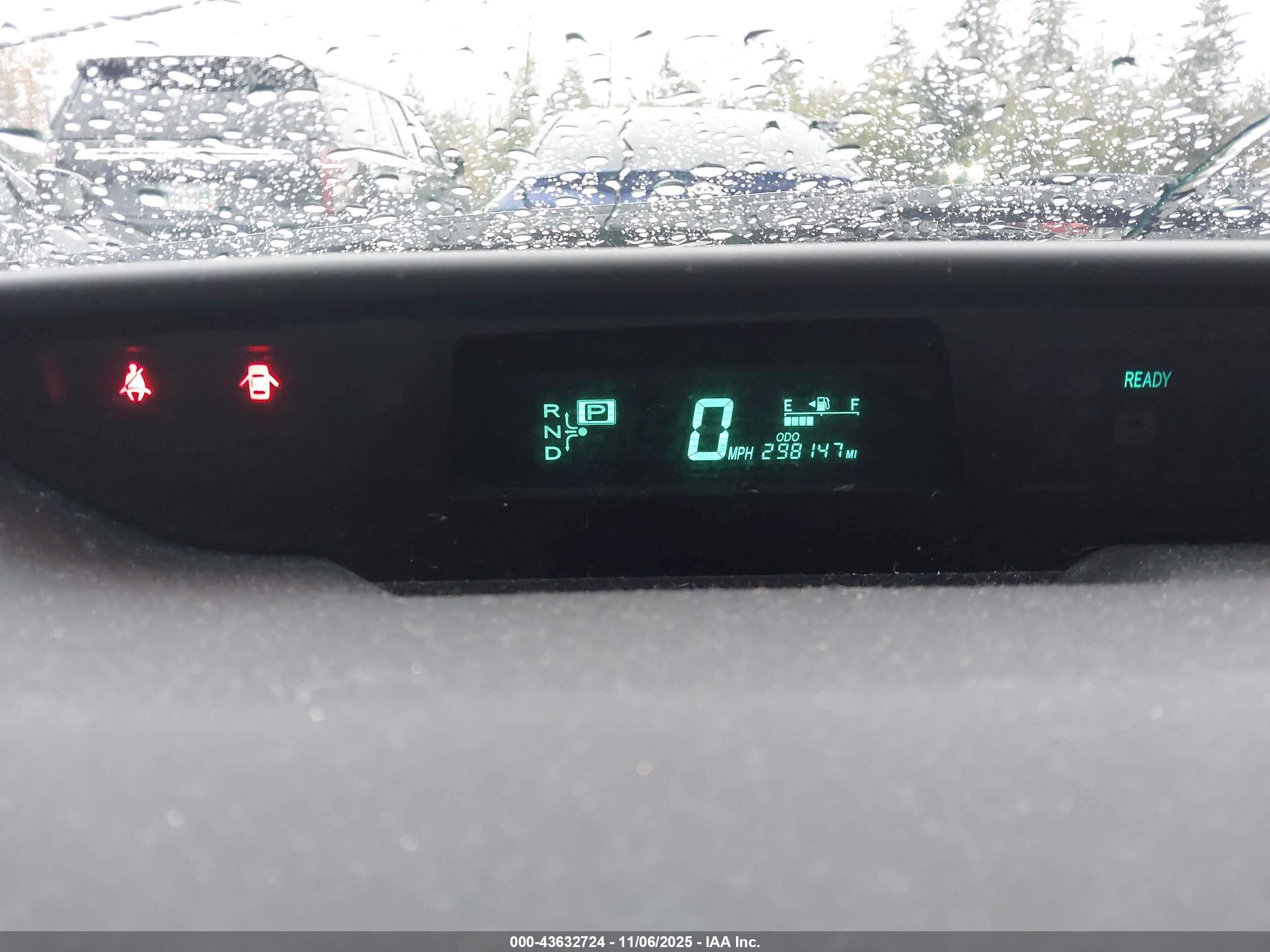 TOYOTA PRIUS image 7