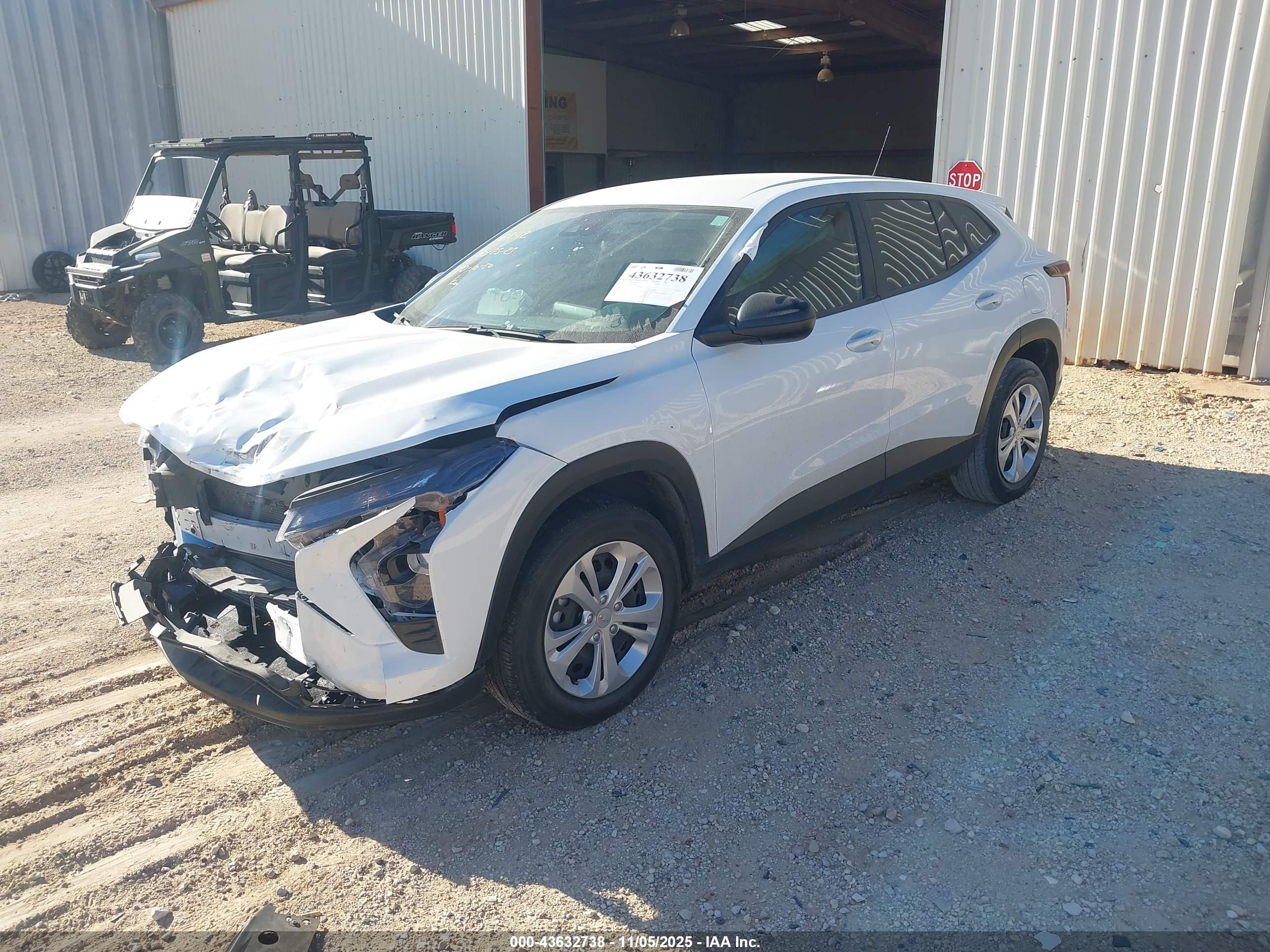 CHEVROLET TRAX image 2