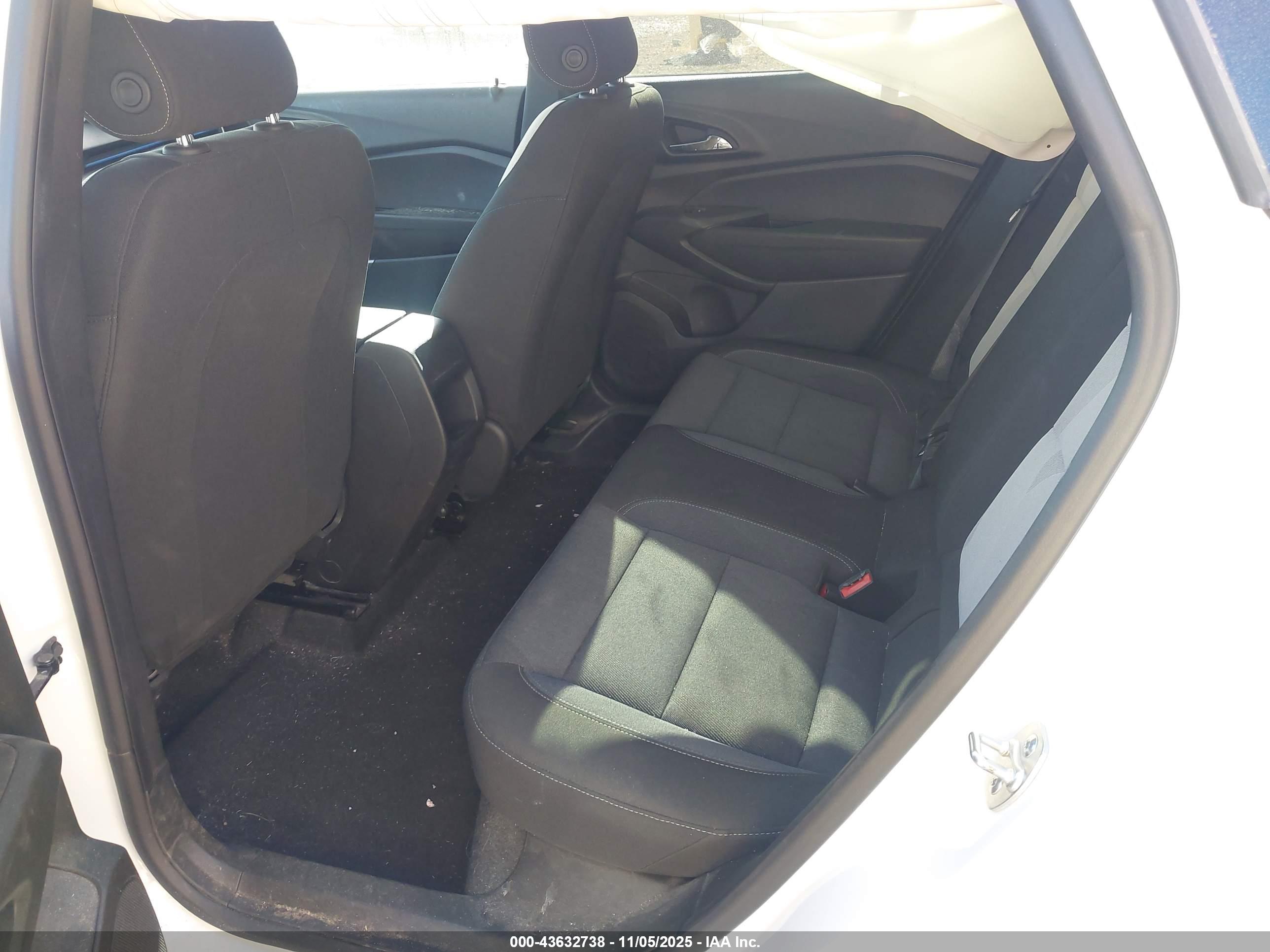 CHEVROLET TRAX image 8