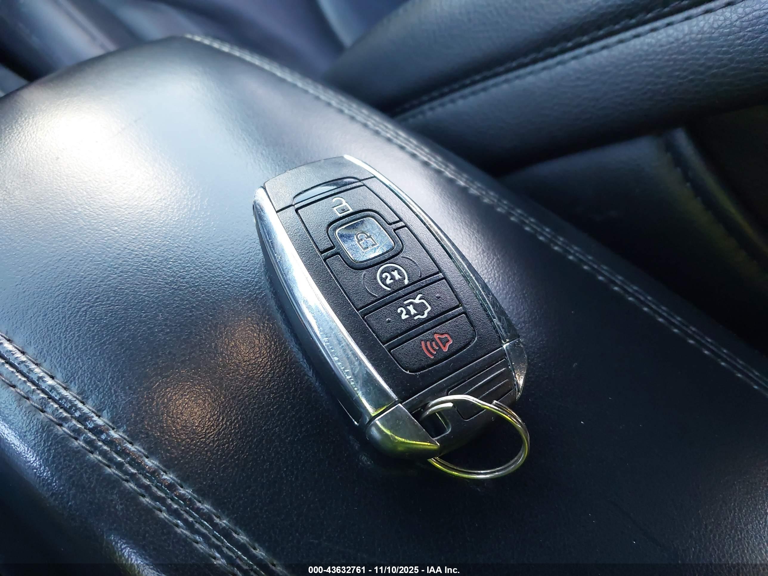 LINCOLN MKC image 11