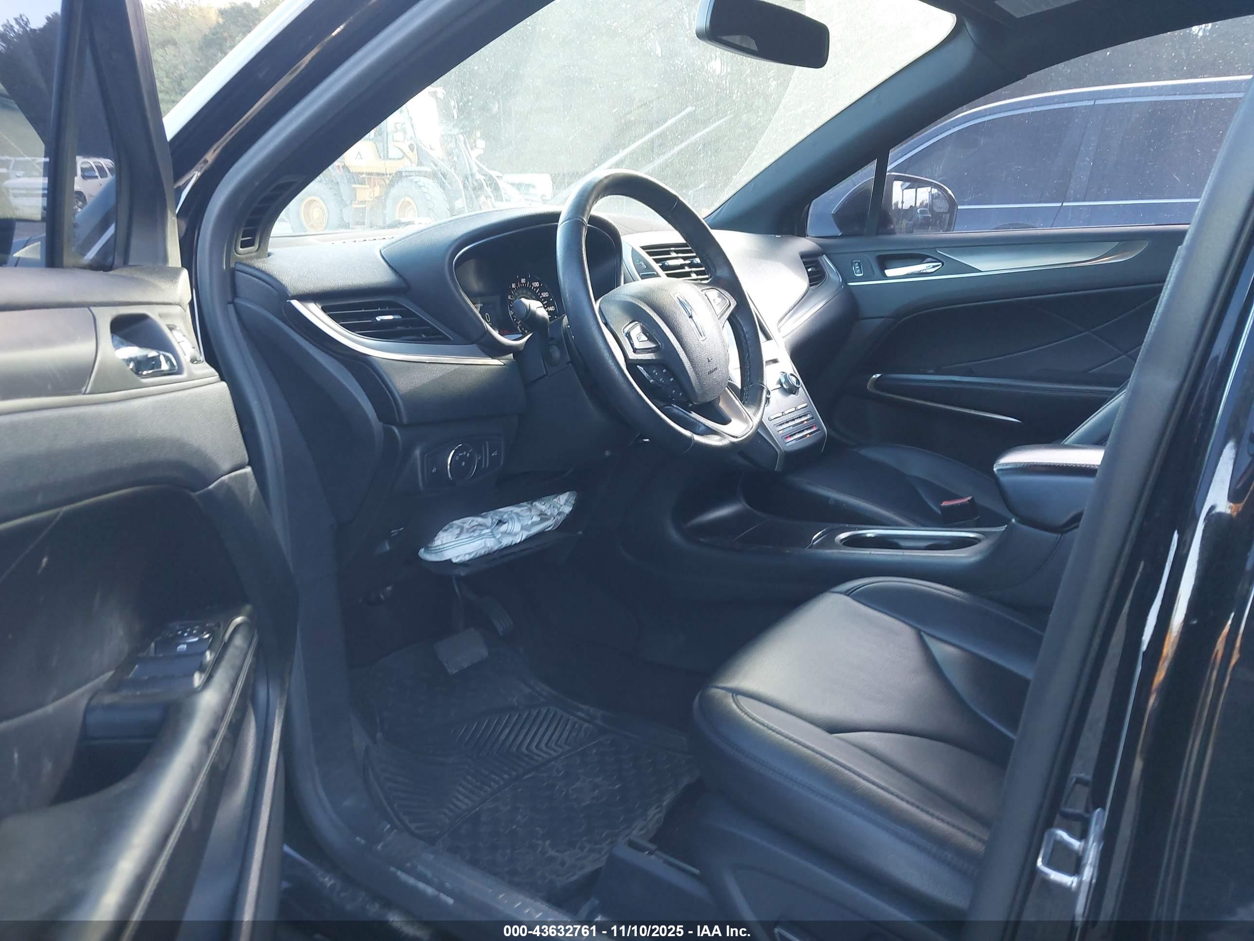 LINCOLN MKC image 5