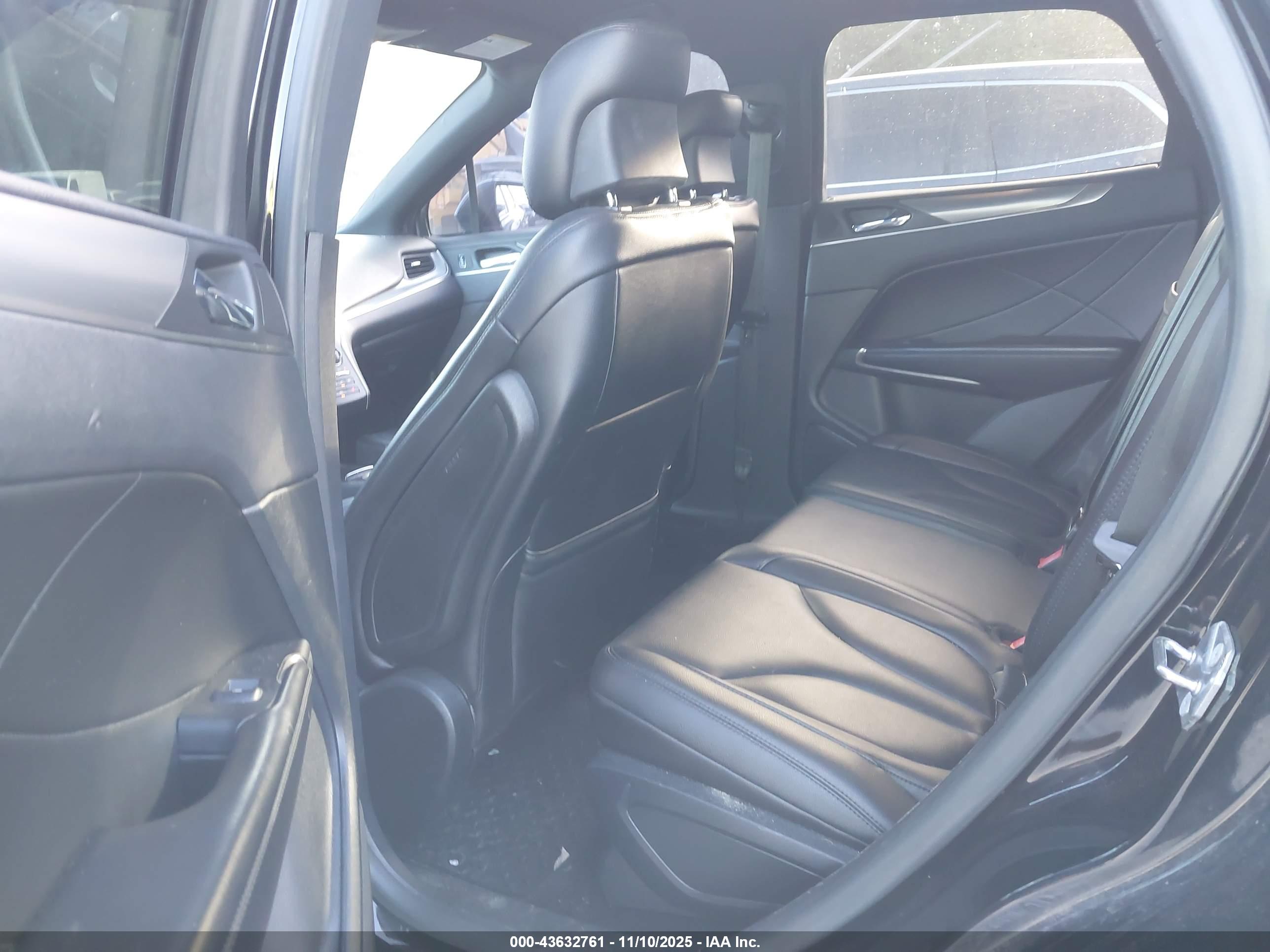 LINCOLN MKC image 8
