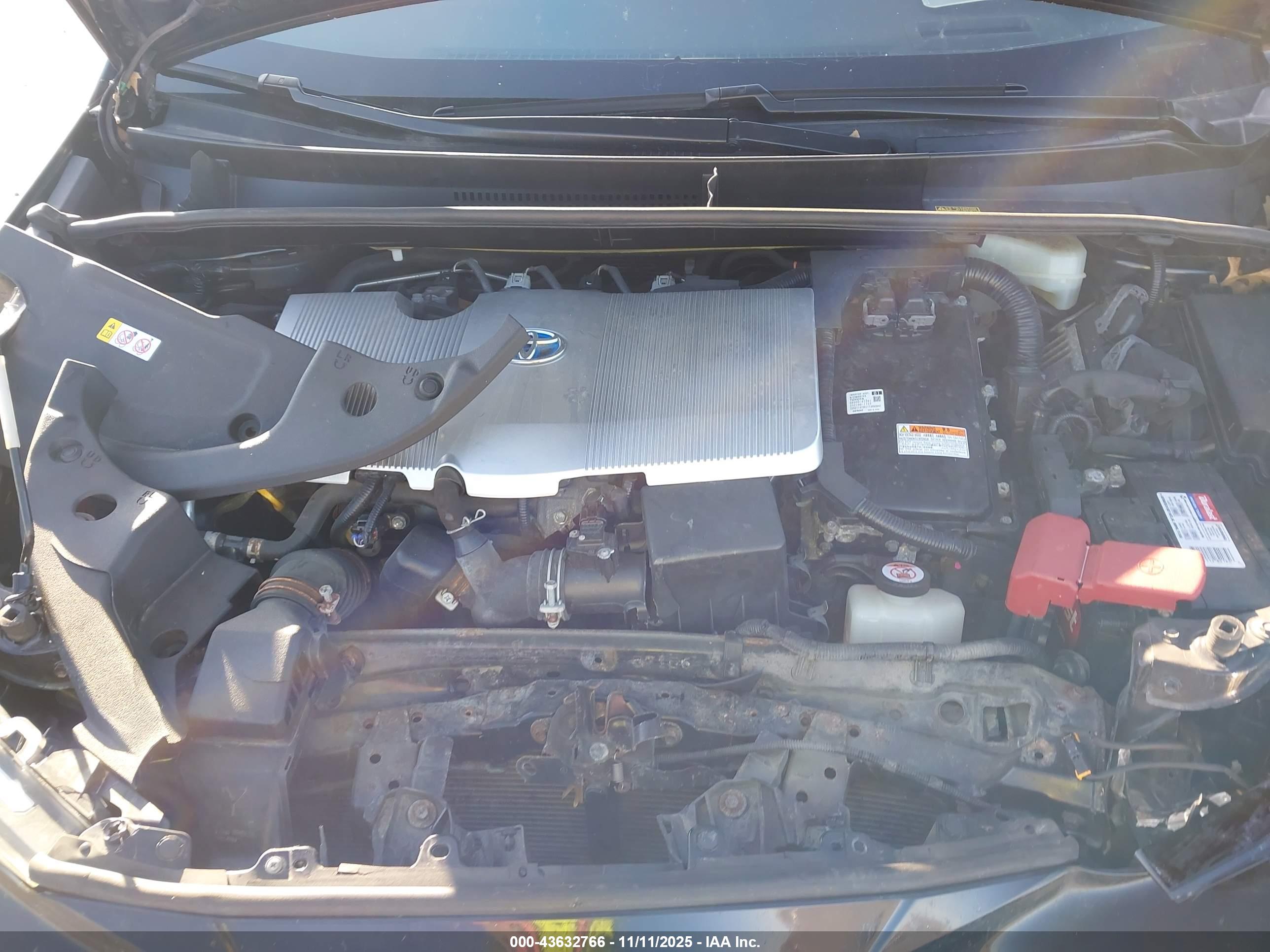 TOYOTA PRIUS image 10