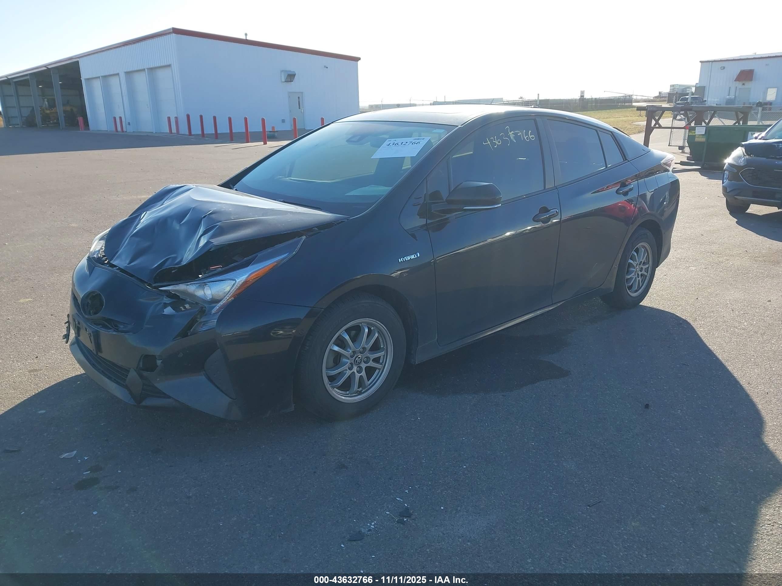 TOYOTA PRIUS image 2