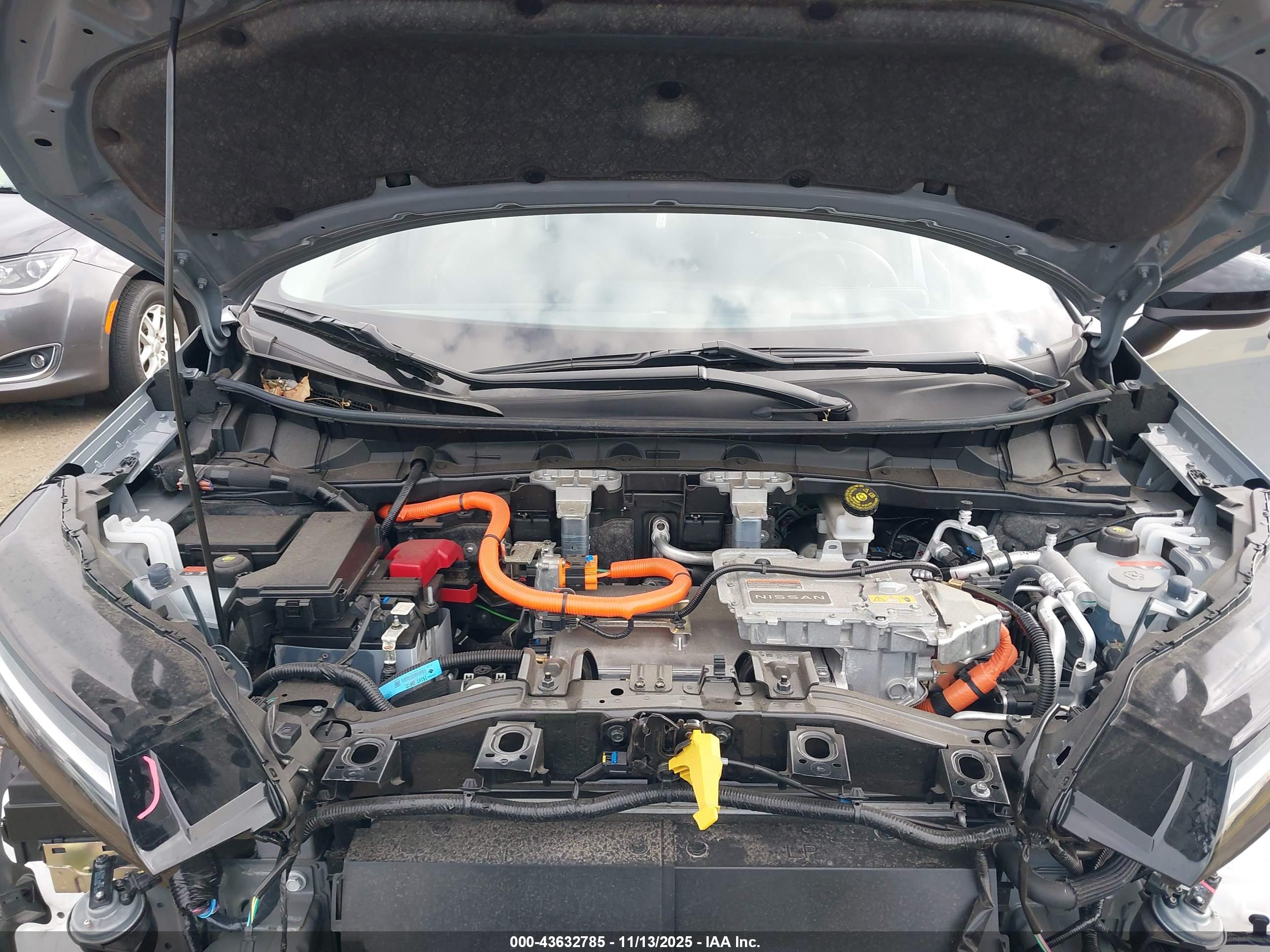 NISSAN ARIYA image 10