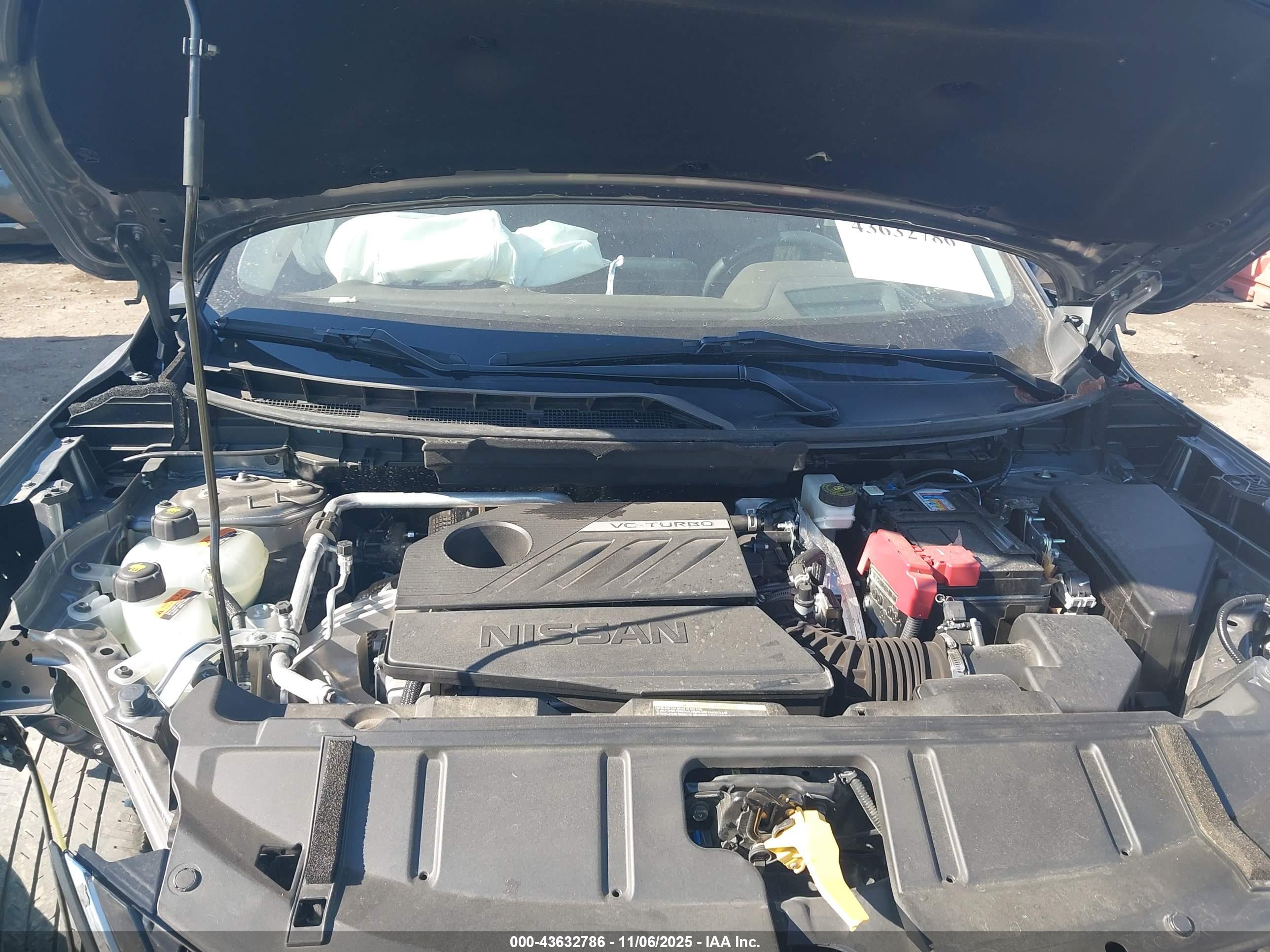 NISSAN ROGUE image 10