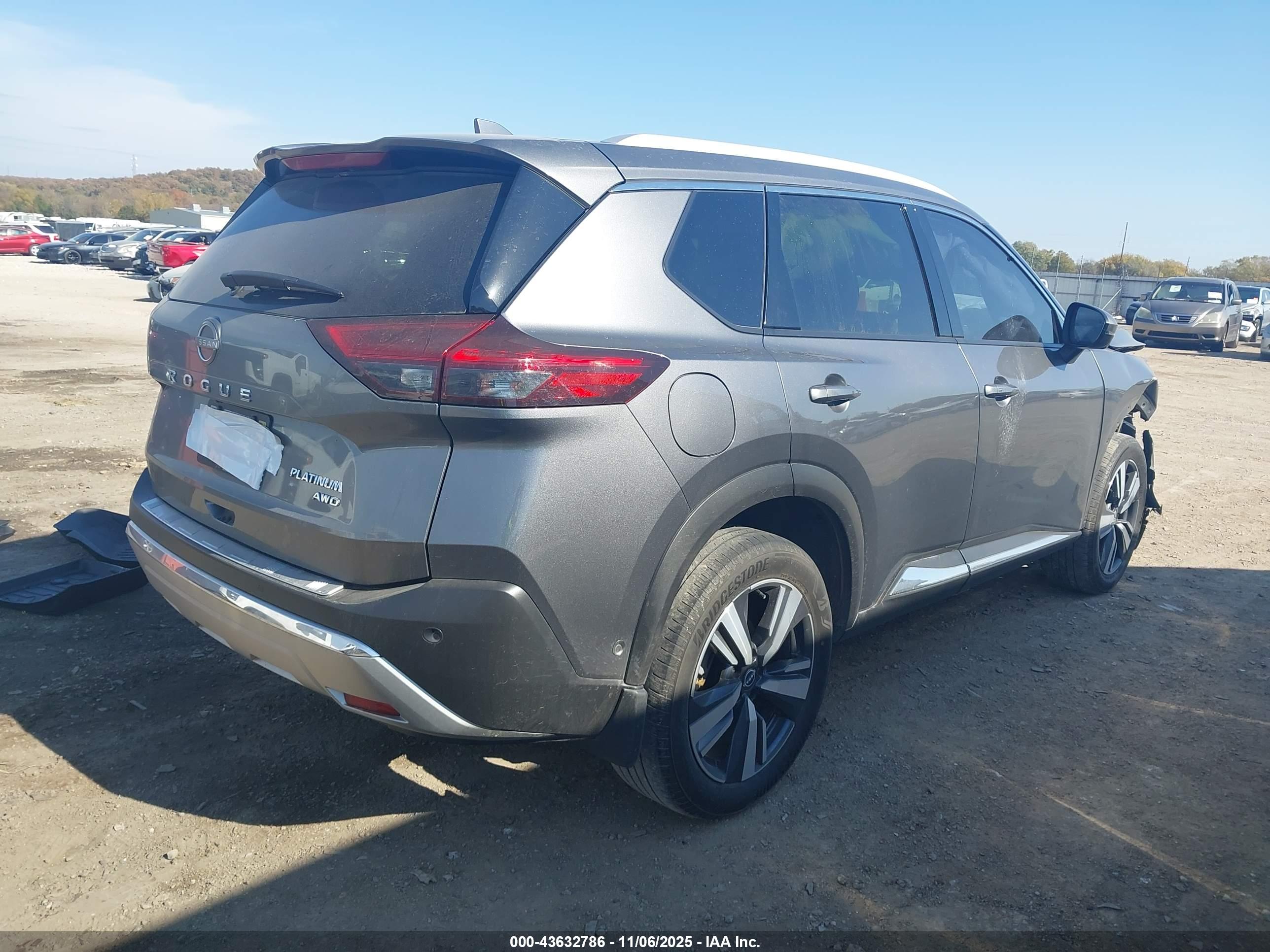 NISSAN ROGUE image 4