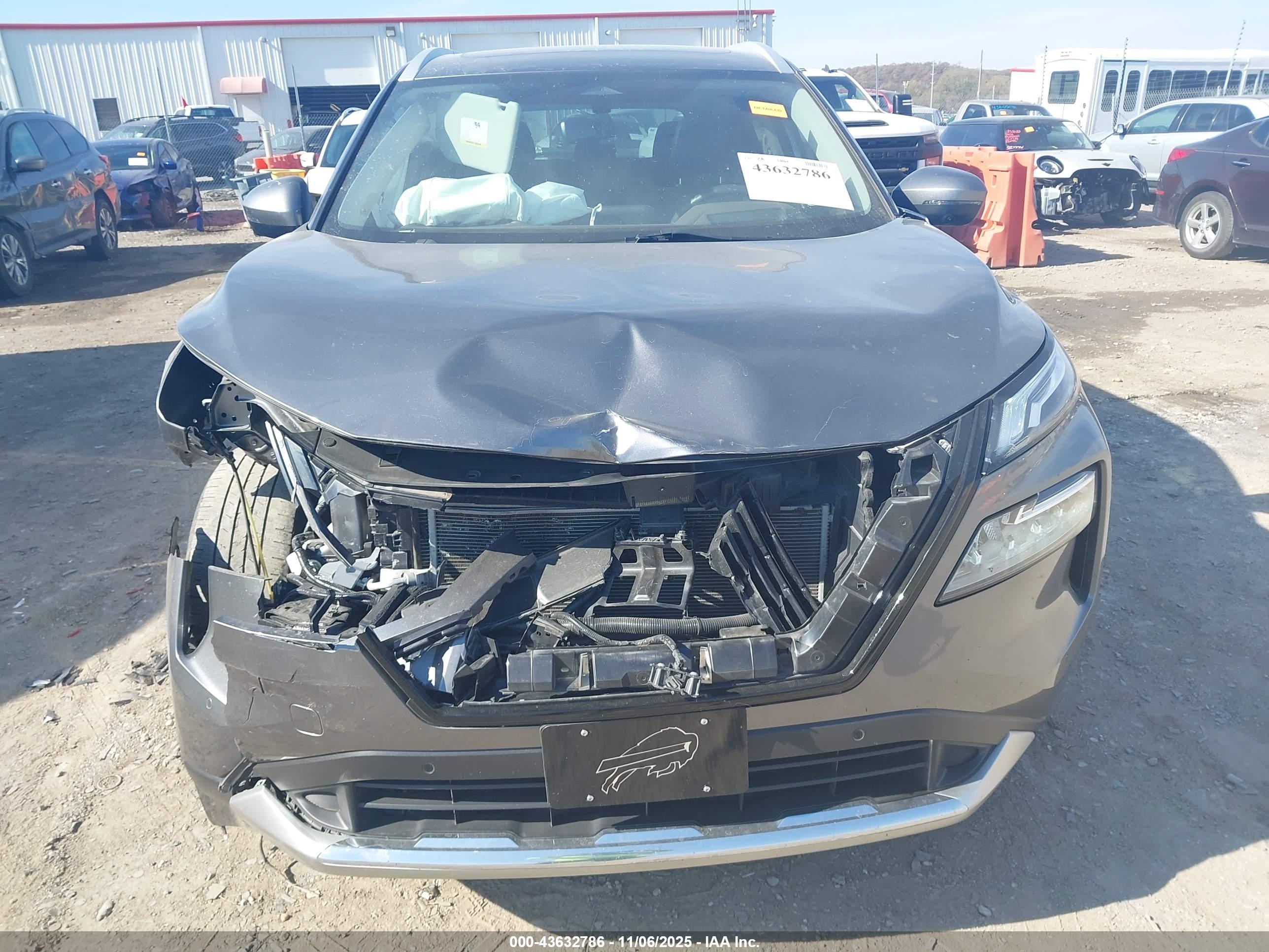NISSAN ROGUE image 6