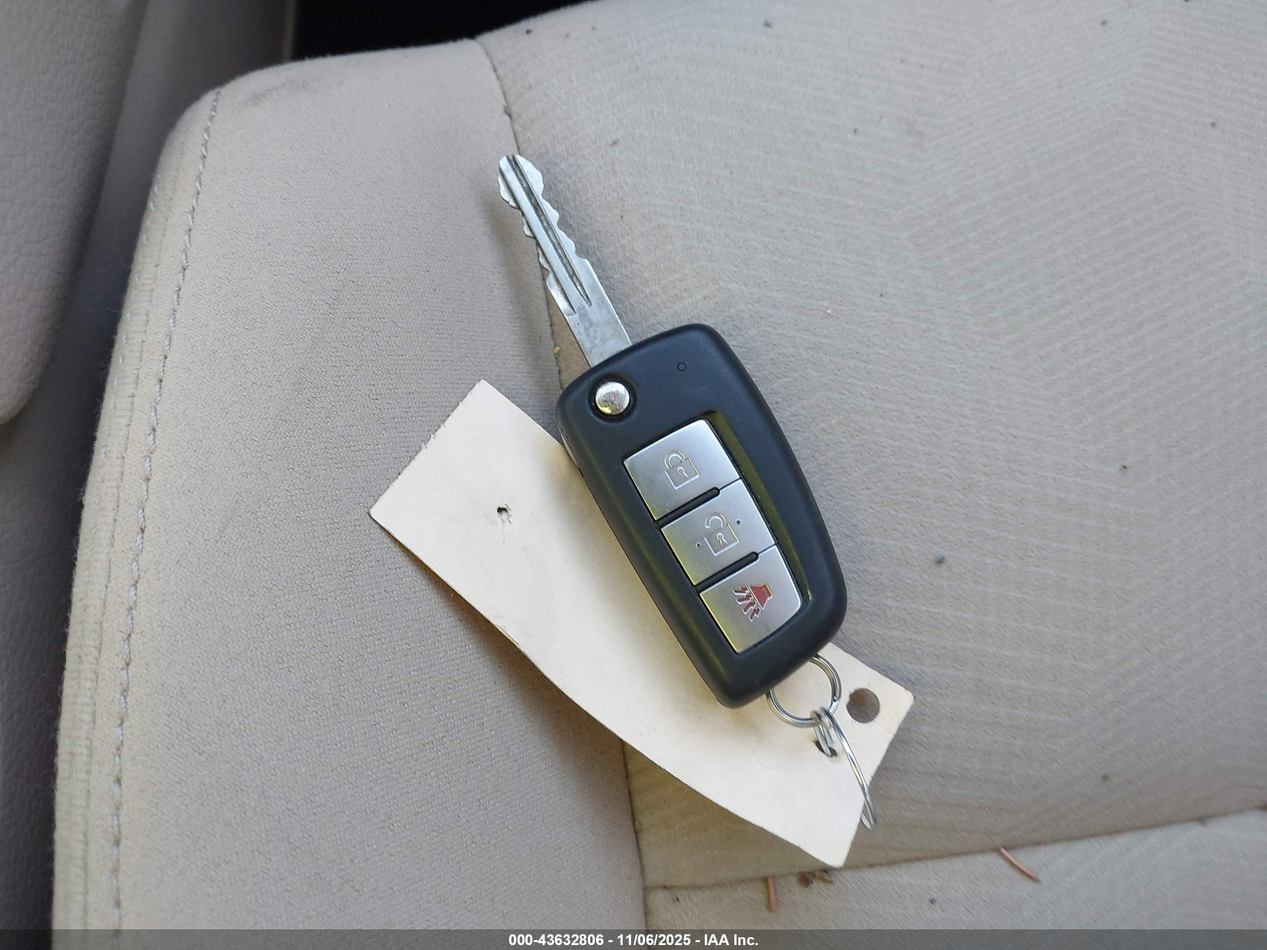 NISSAN ROGUE image 11