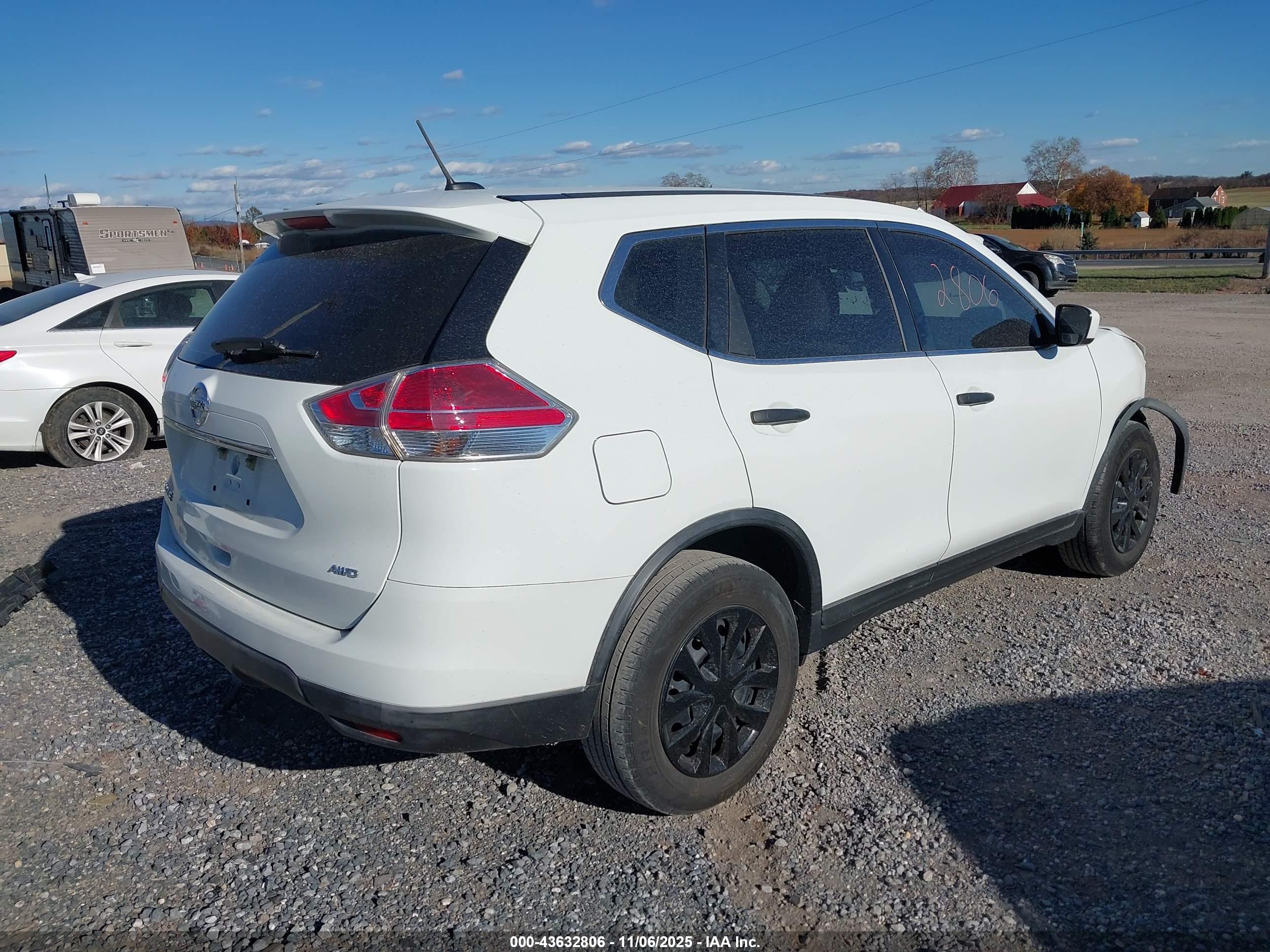 NISSAN ROGUE image 4