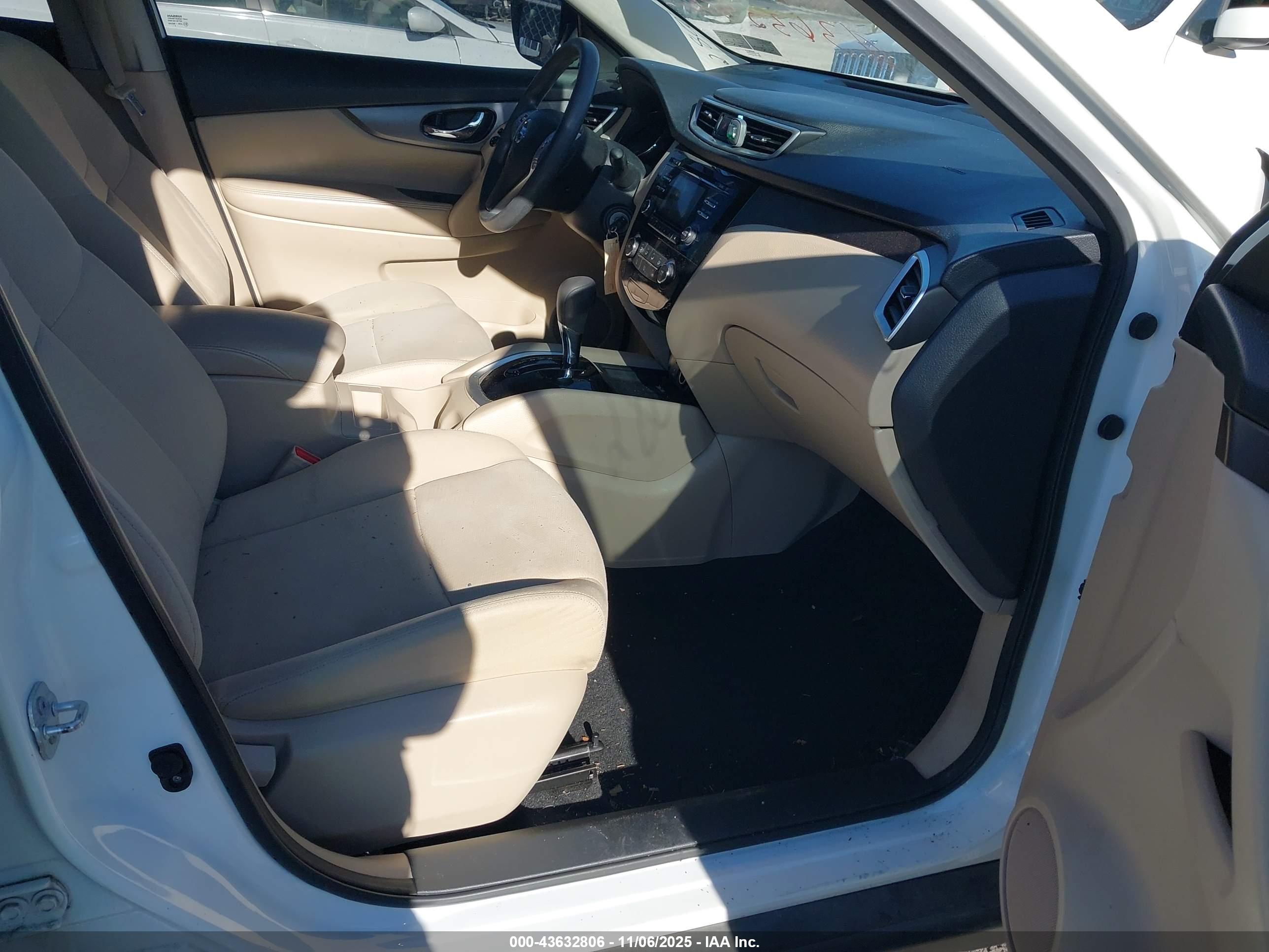 NISSAN ROGUE image 5