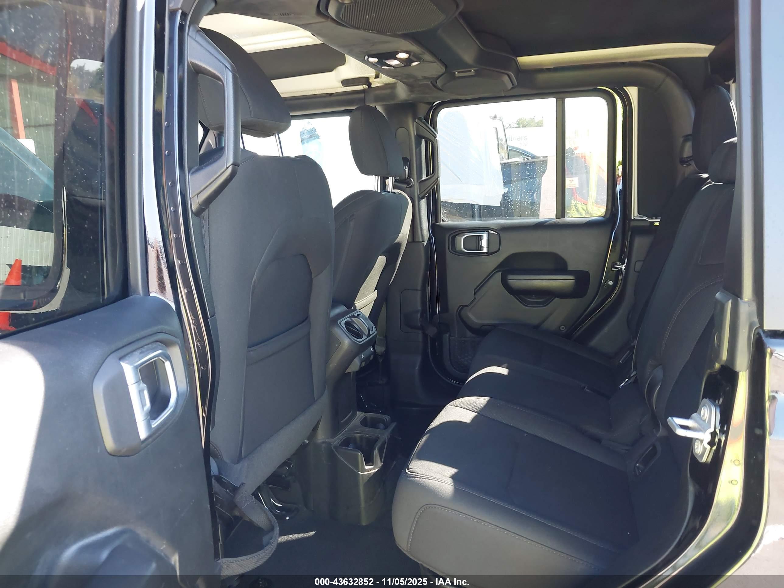 JEEP GLADIATOR image 8