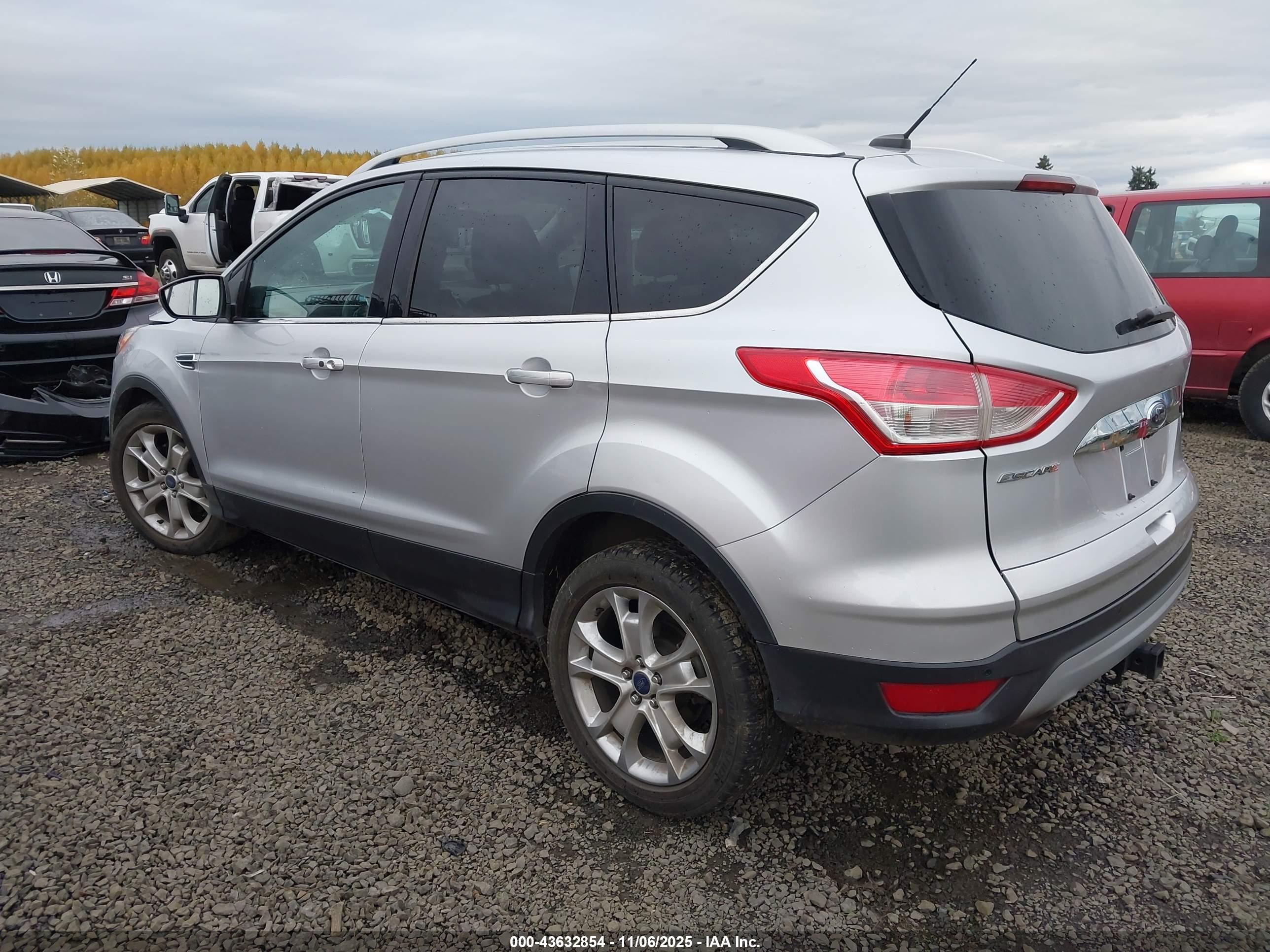 FORD ESCAPE image 3