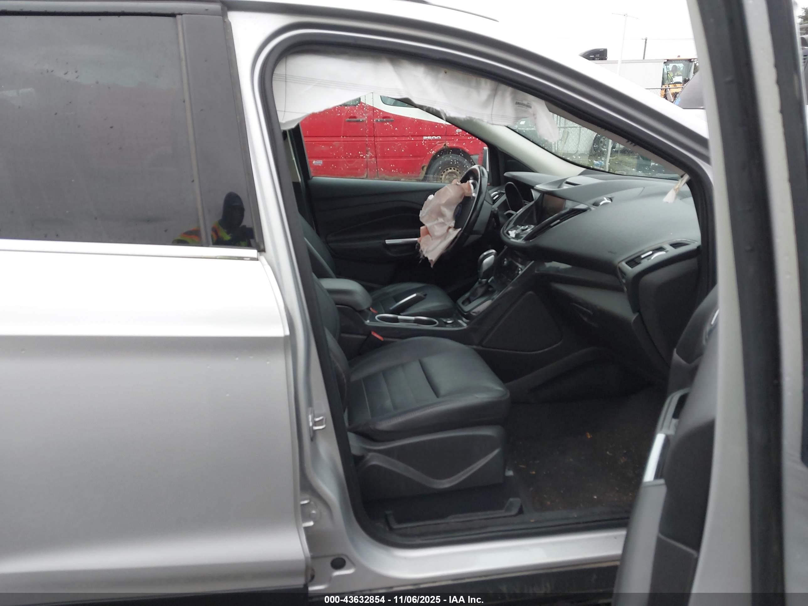 FORD ESCAPE image 5