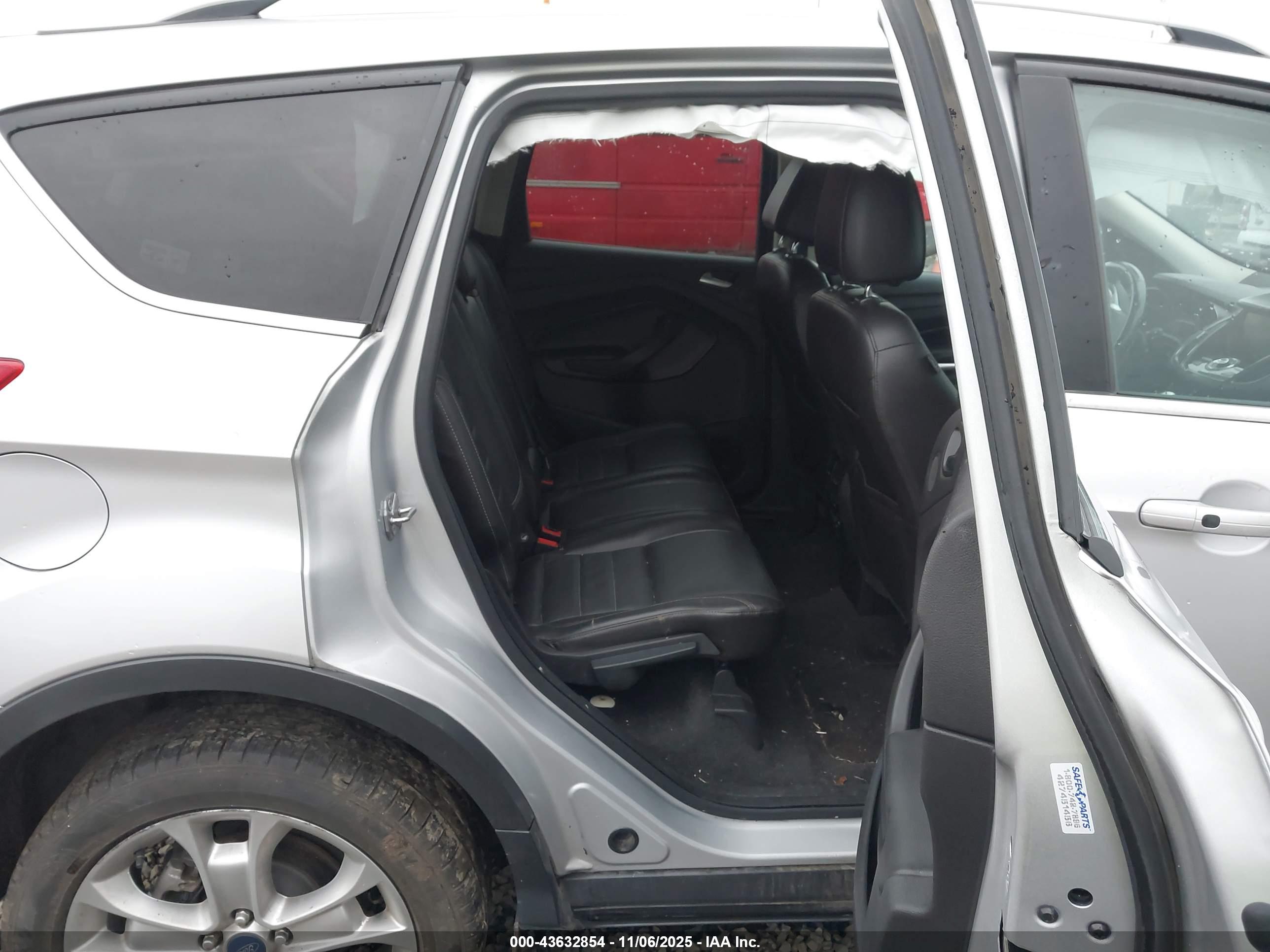 FORD ESCAPE image 8
