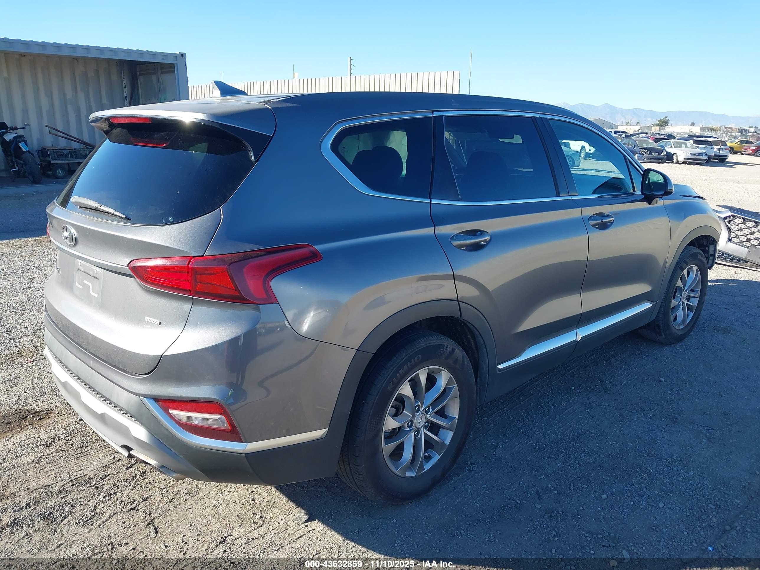 HYUNDAI SANTA image 4