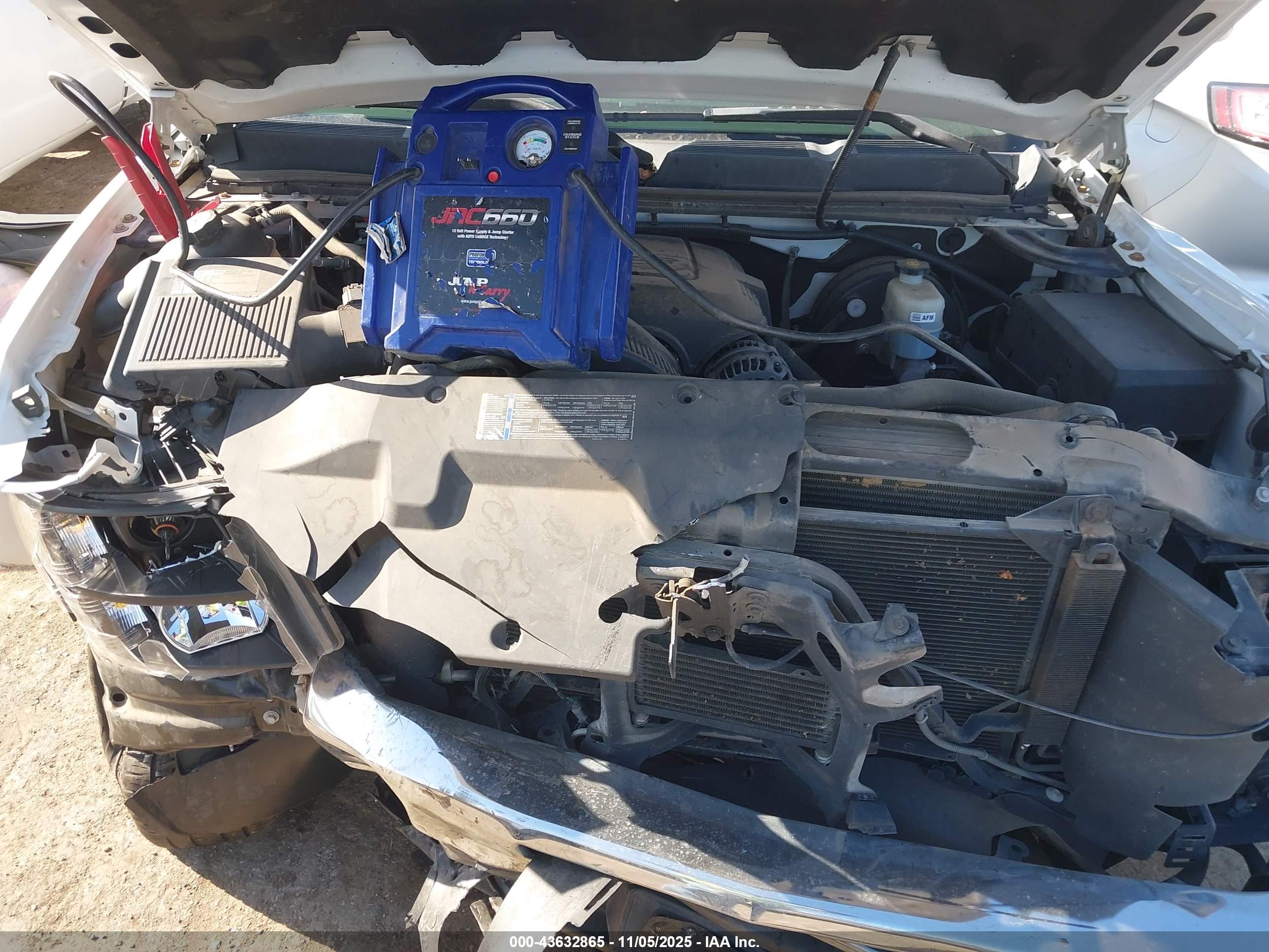 CHEVROLET SILVERADO image 10
