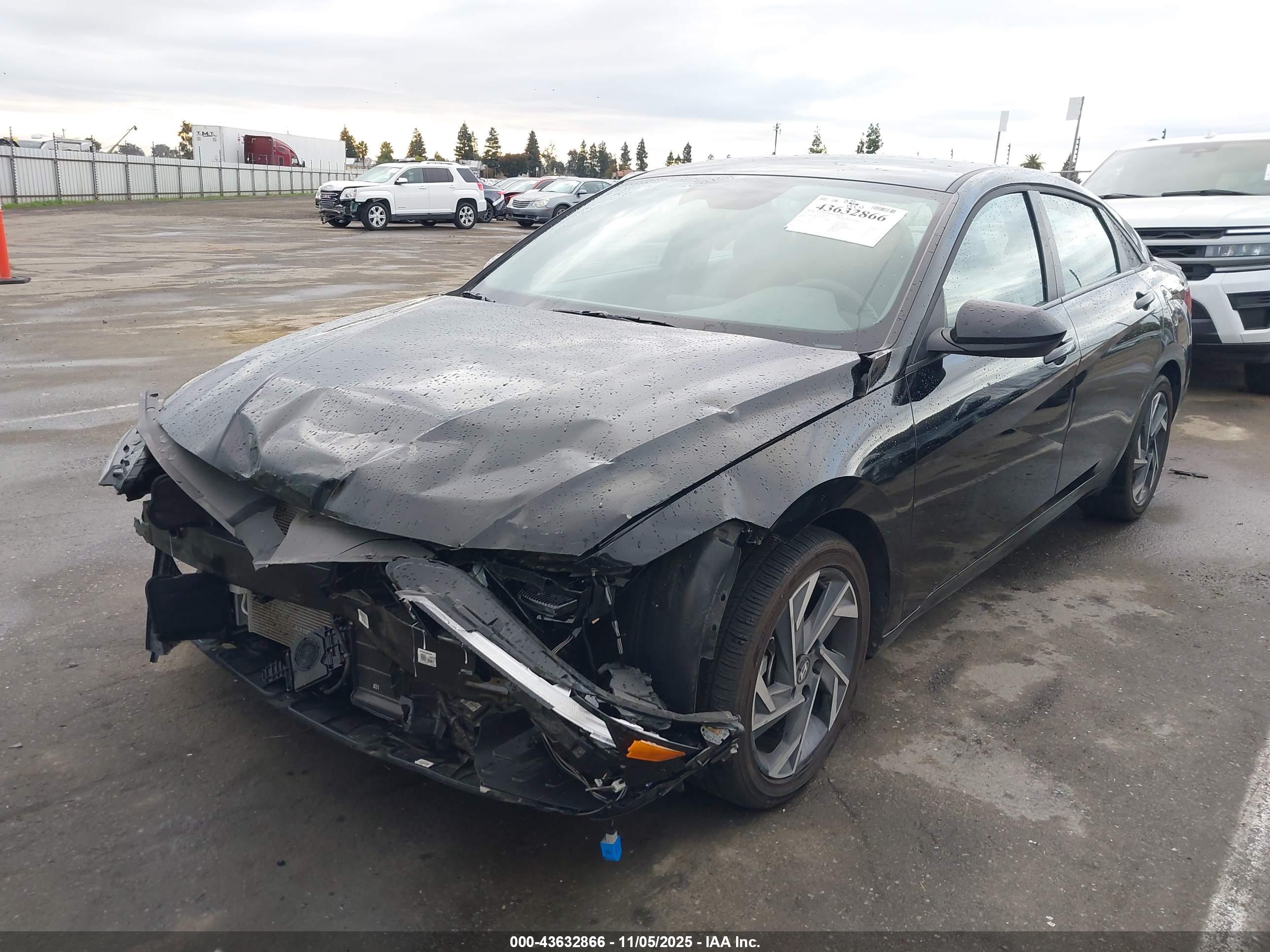 HYUNDAI ELANTRA image 2