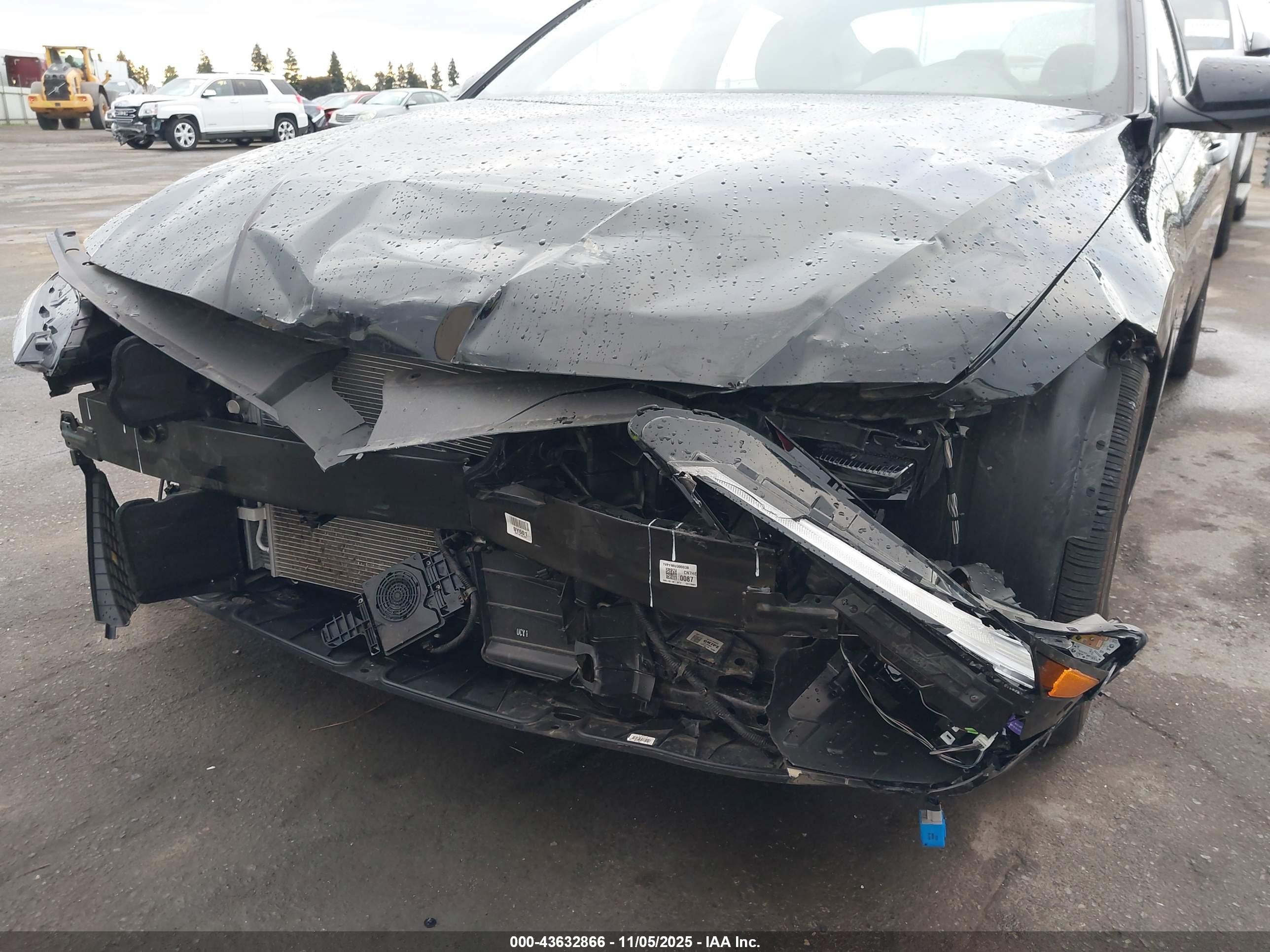 HYUNDAI ELANTRA image 6