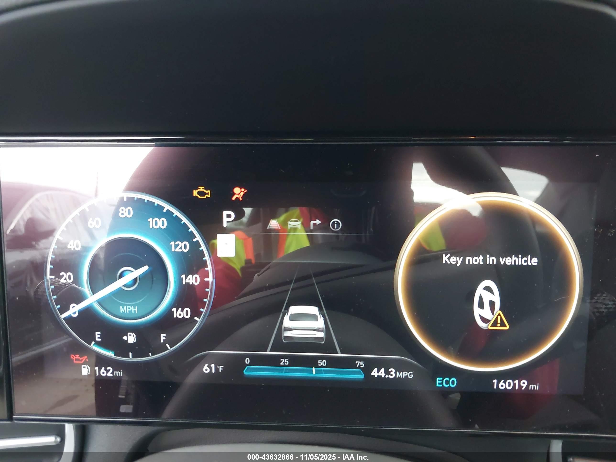 HYUNDAI ELANTRA image 7