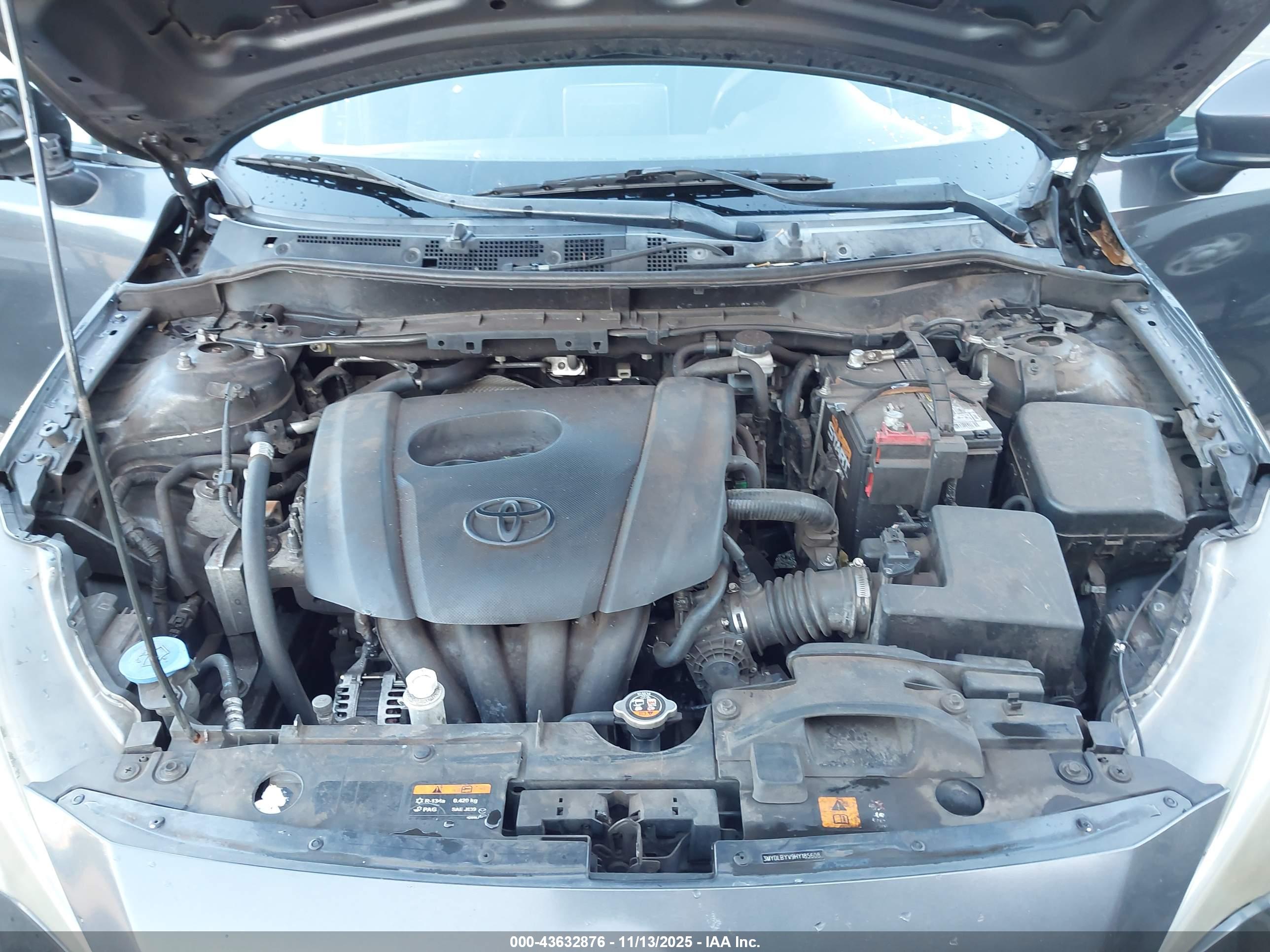 TOYOTA YARIS image 10