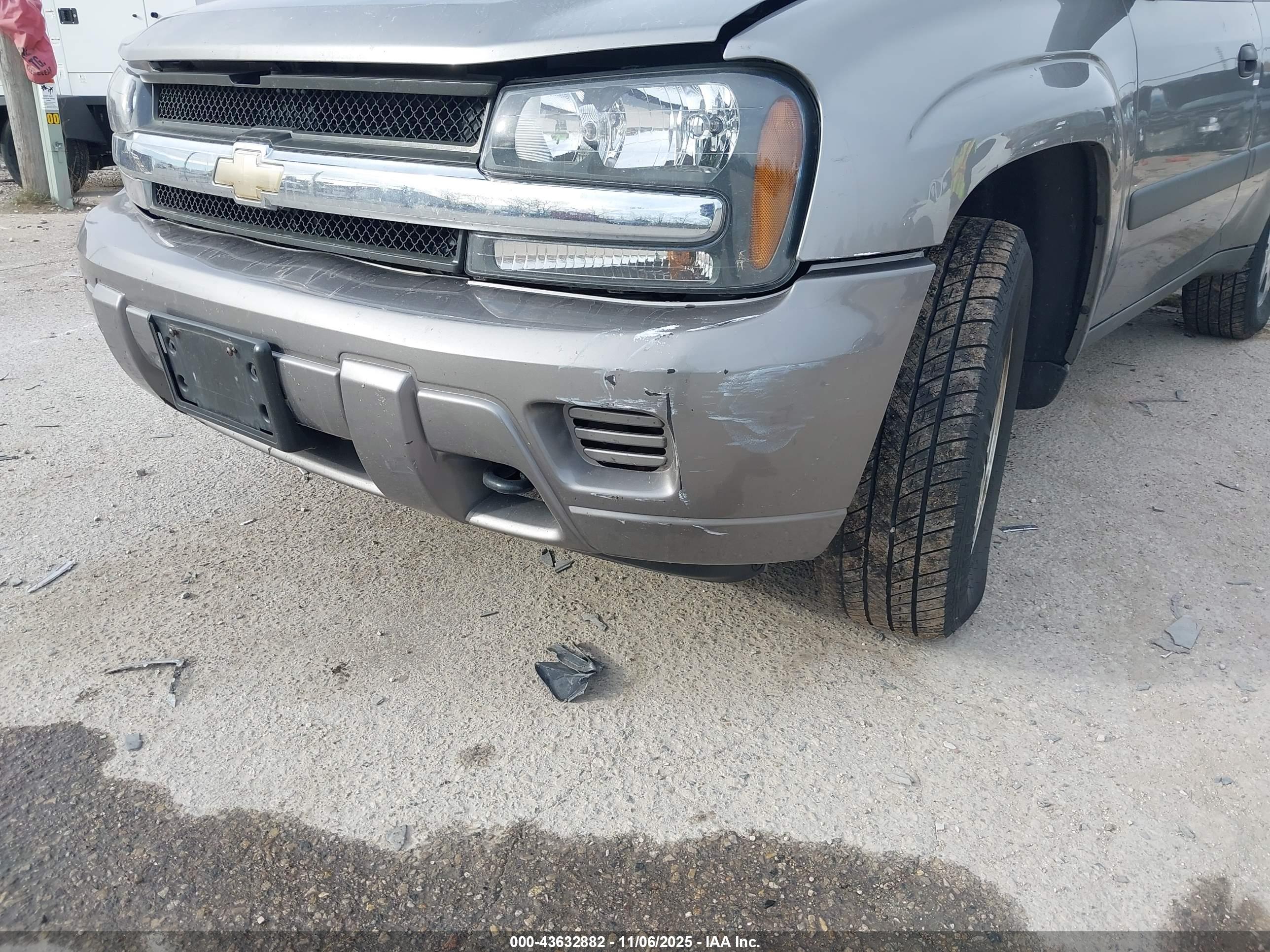 CHEVROLET TRAILBLAZER image 6