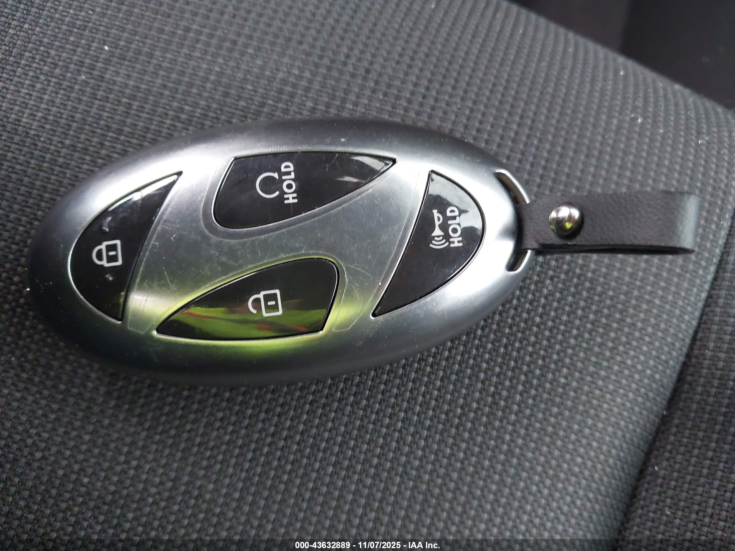 HYUNDAI KONA image 11