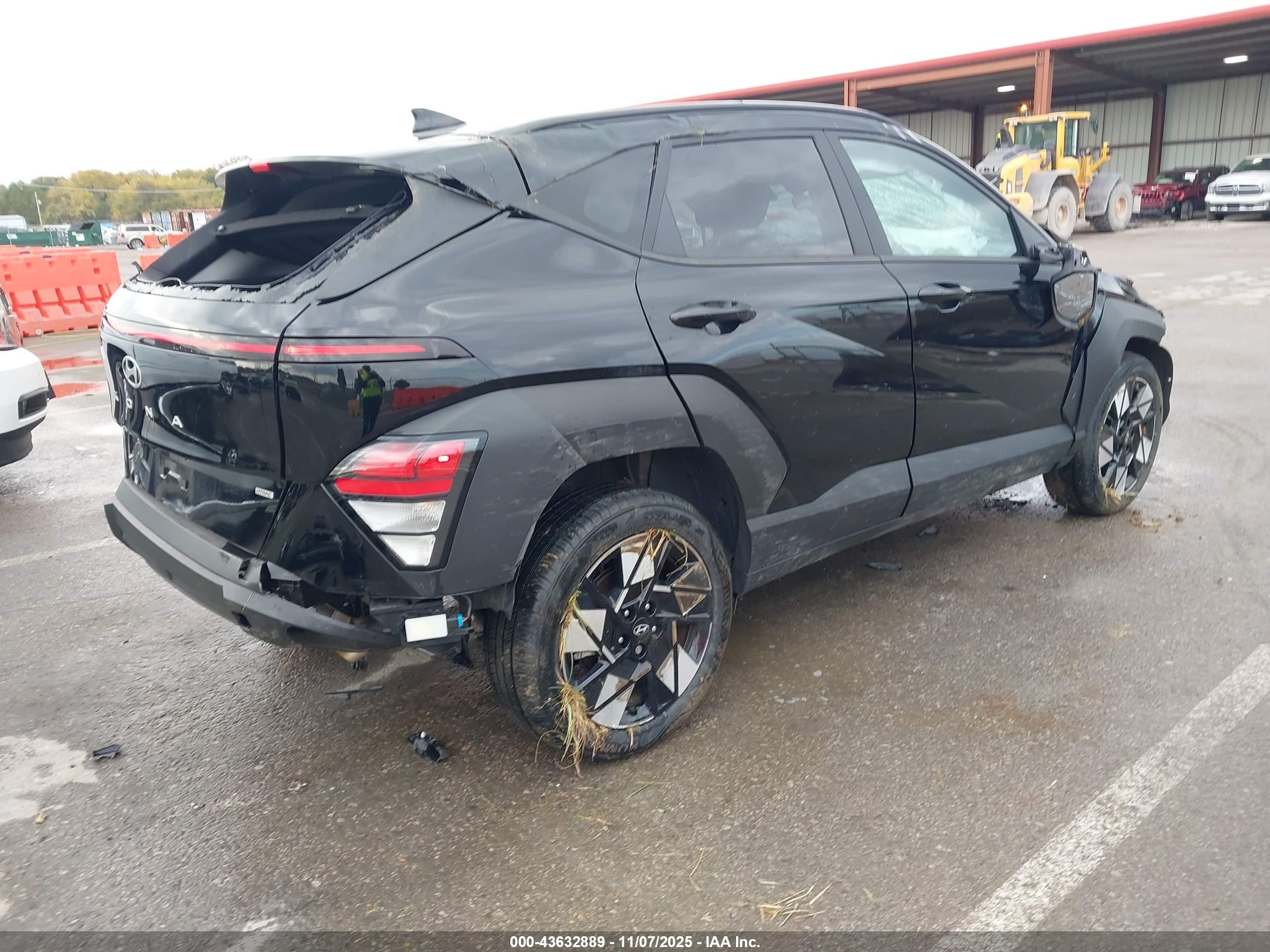HYUNDAI KONA image 4