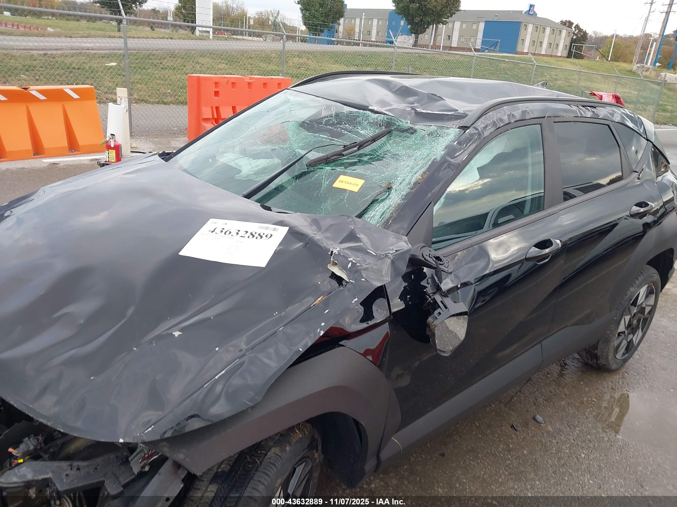 HYUNDAI KONA image 6