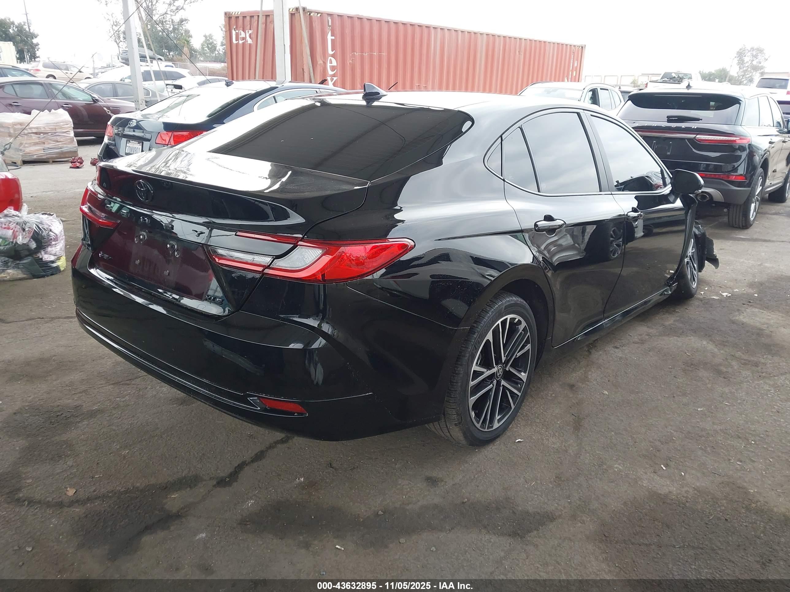 TOYOTA CAMRY image 4