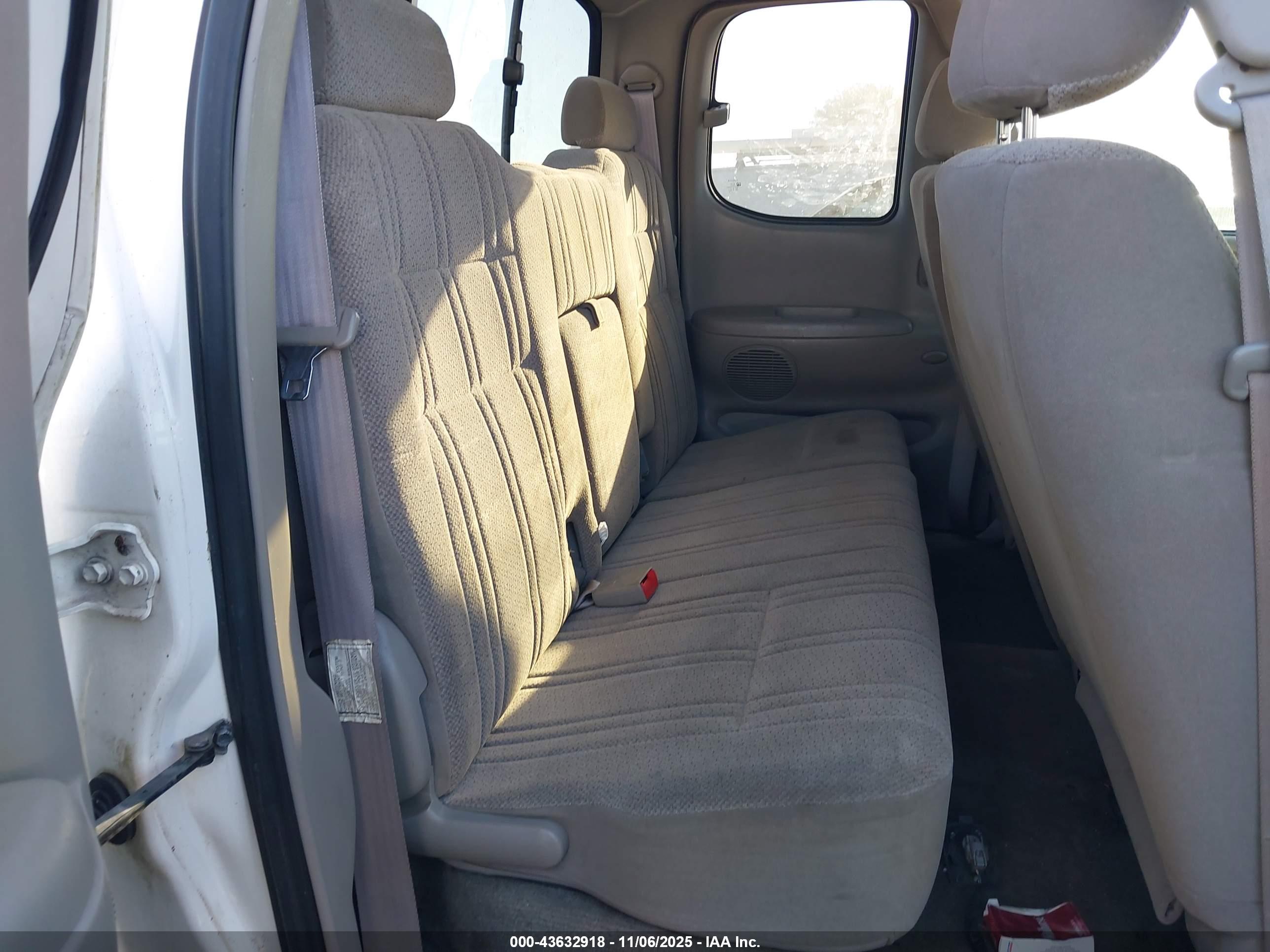 TOYOTA TUNDRA image 8