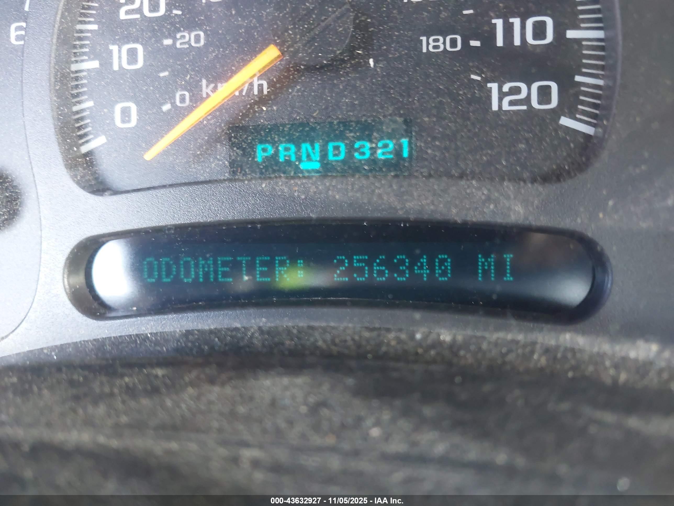 CHEVROLET SILVERADO image 7