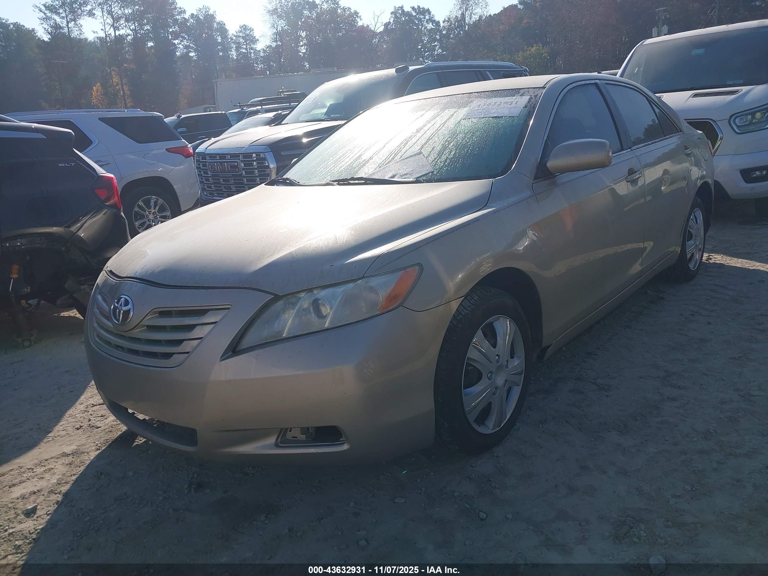 TOYOTA CAMRY image 2