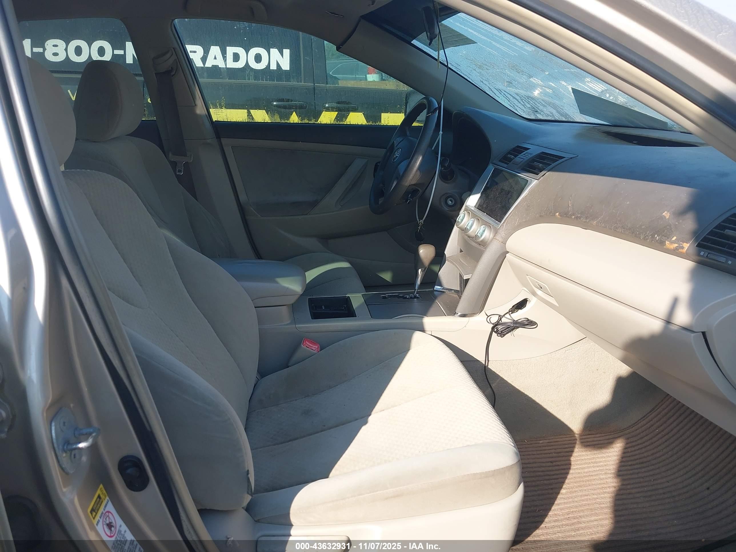 TOYOTA CAMRY image 5