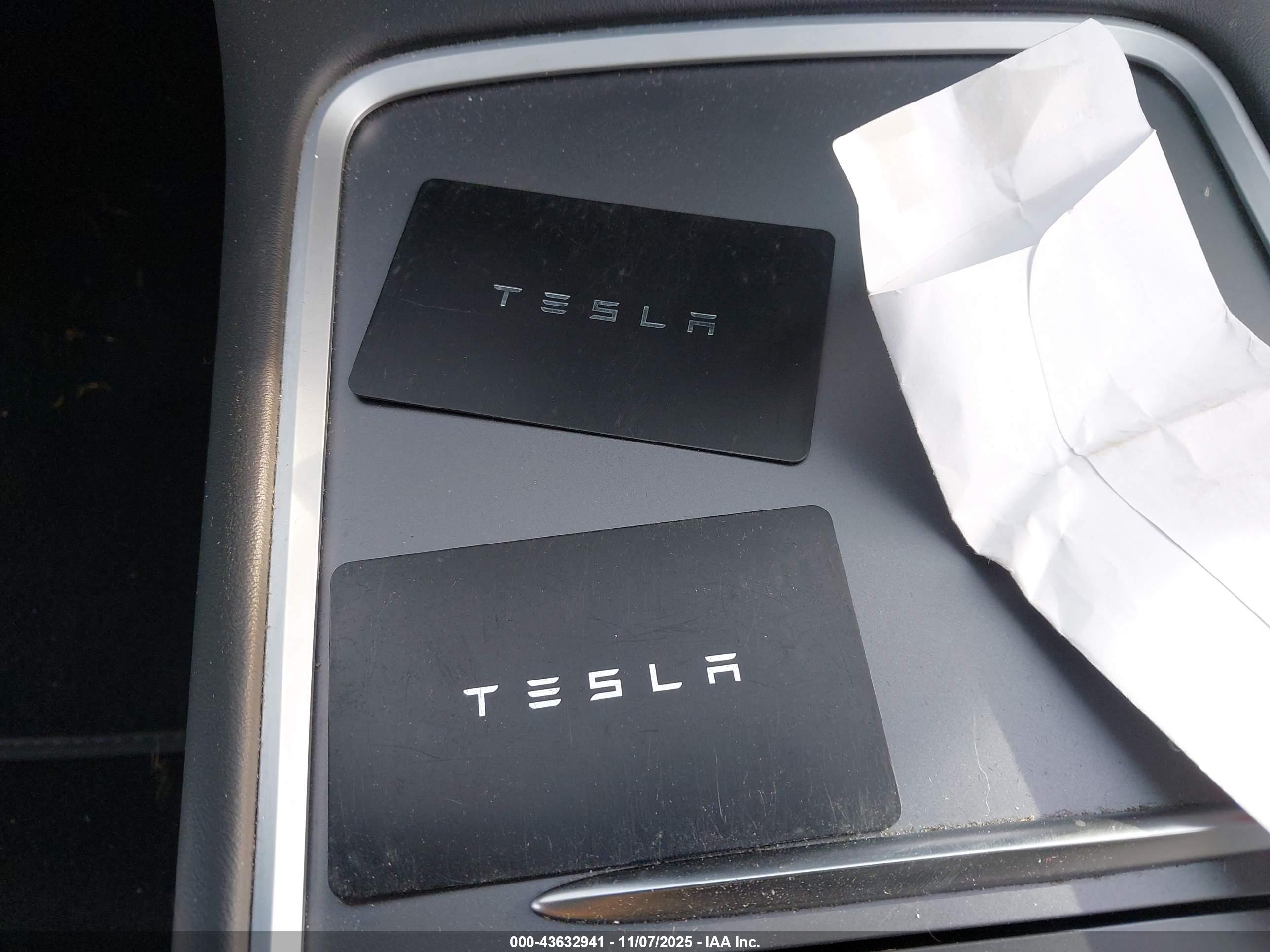 TESLA MODEL image 11