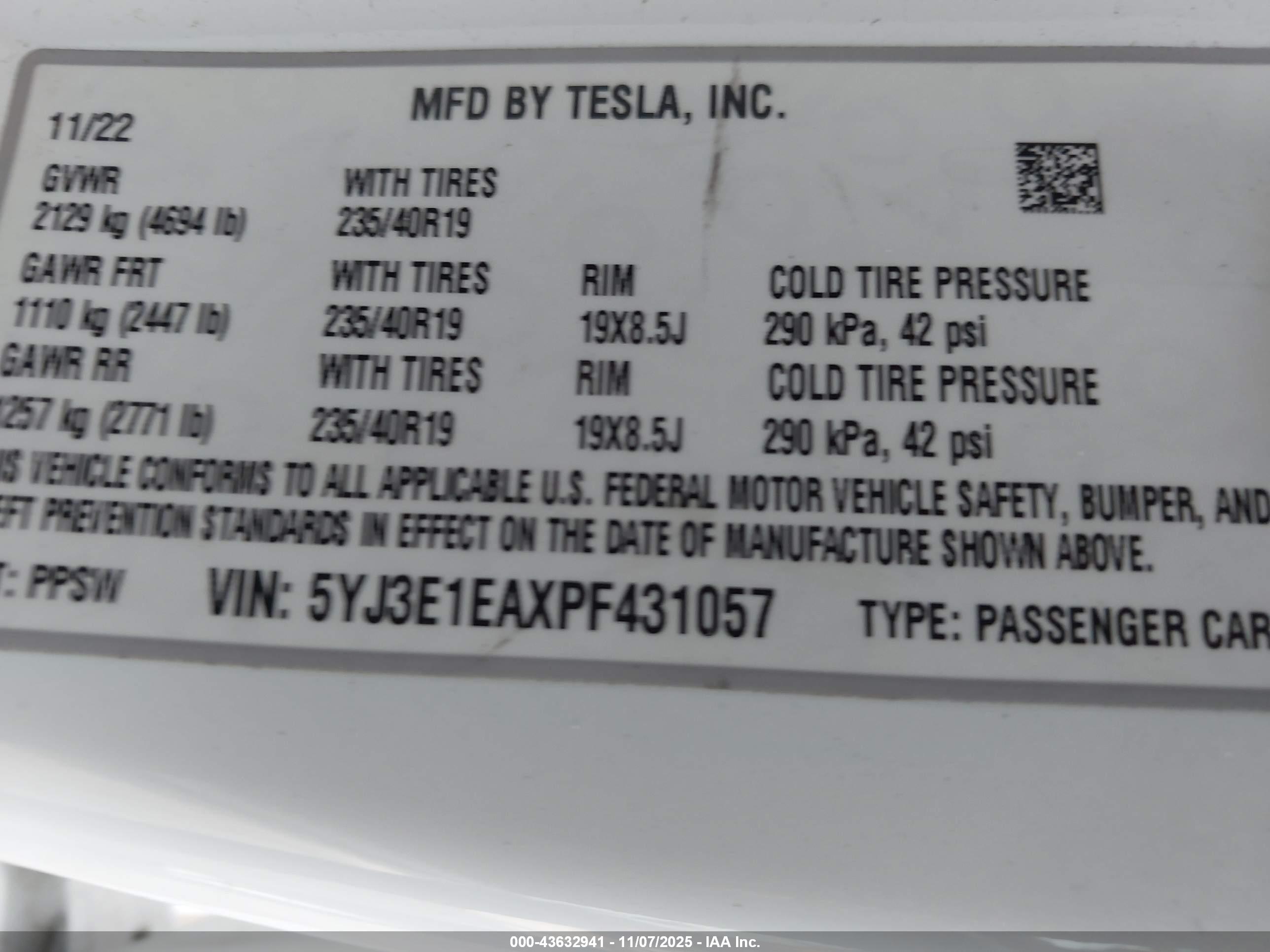 TESLA MODEL image 9