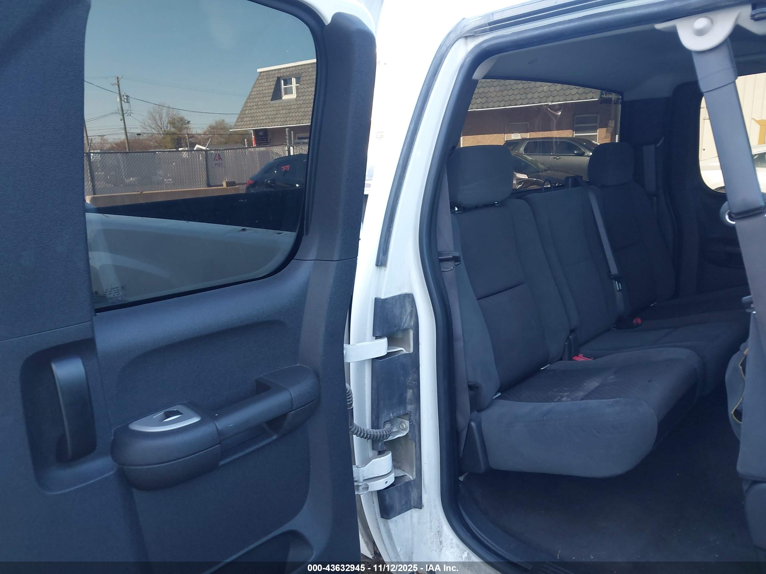 GMC SIERRA image 8