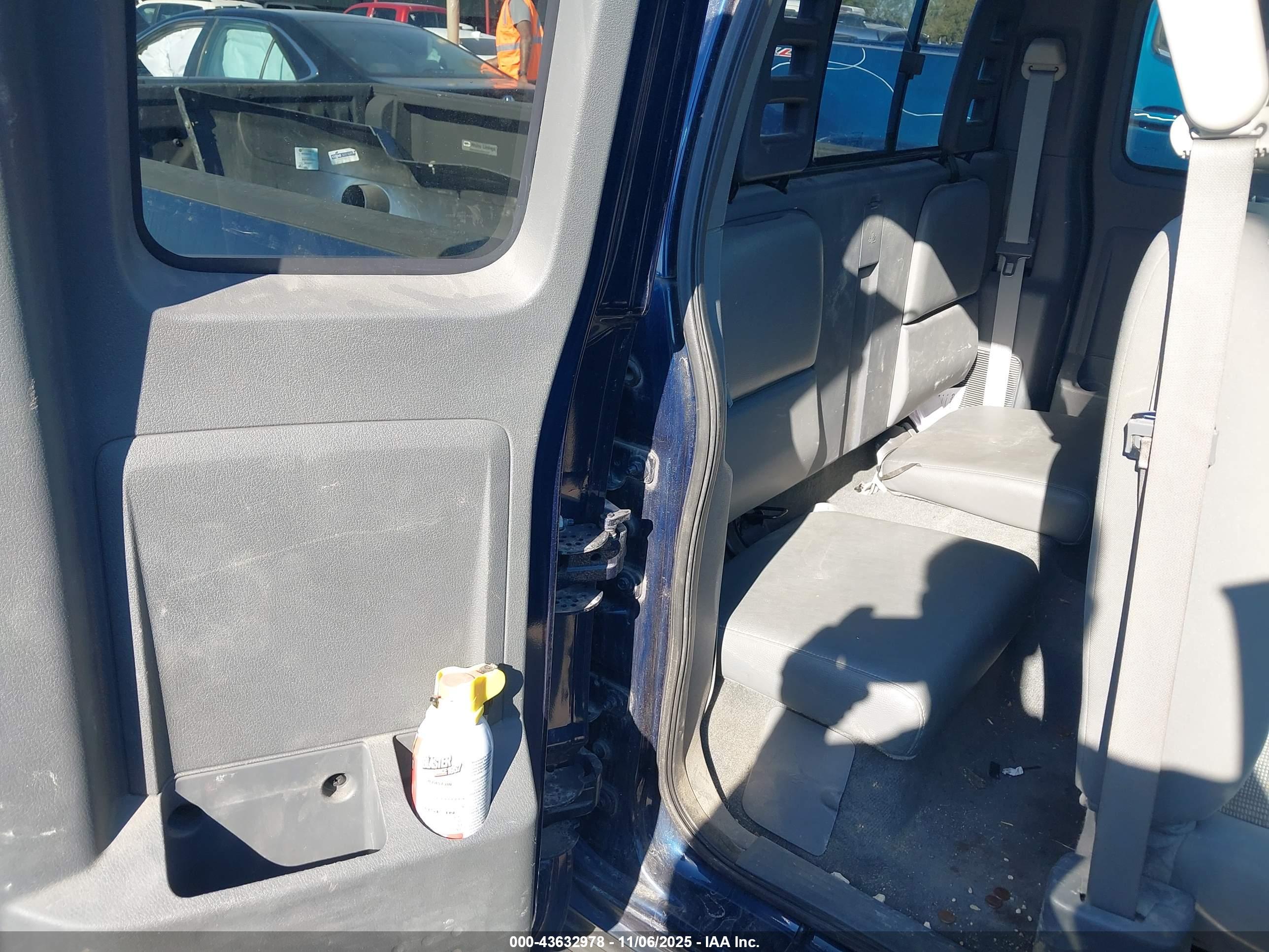 DODGE DAKOTA image 8